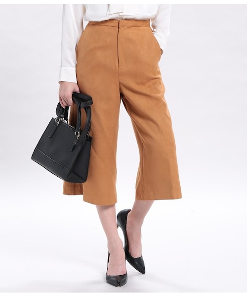 ROPE' PICNIC（ロペピクニック）の「フェイクスウェードガウチョパンツ（パンツ・レディース・キャメル/ベージュ/オリーブ・36/38/40）」の2枚目の写真