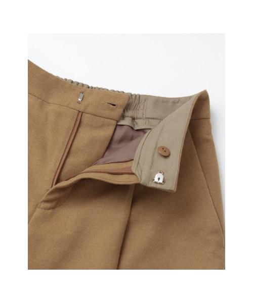 URBAN RESEARCH ROSSO WOMEN（アーバンリサーチ　ロッソ）の「タッククロップドパンツ（パンツ・レディース・IVORY/CAMEL/NAVY・FREE）」の17枚目の写真