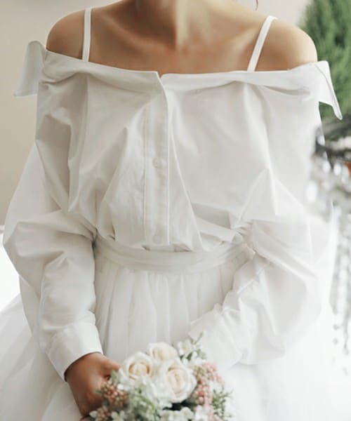 DHOLIC（ディーホリック）の「Vネックカットオフショルダーブラウス（シャツ/ブラウス・レディース・オリーブグリーン/ブラック/ホワイト・FREE）」の2枚目の写真