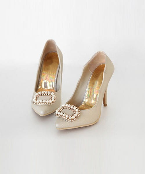 DHOLIC（ディーホリック）の「ビジュー＆パールポイントレースモチーフスティレットヒール（パンプス・レディース・アイボリー/ライトベージュ・225/230/235/240/245/250）」の2枚目の写真