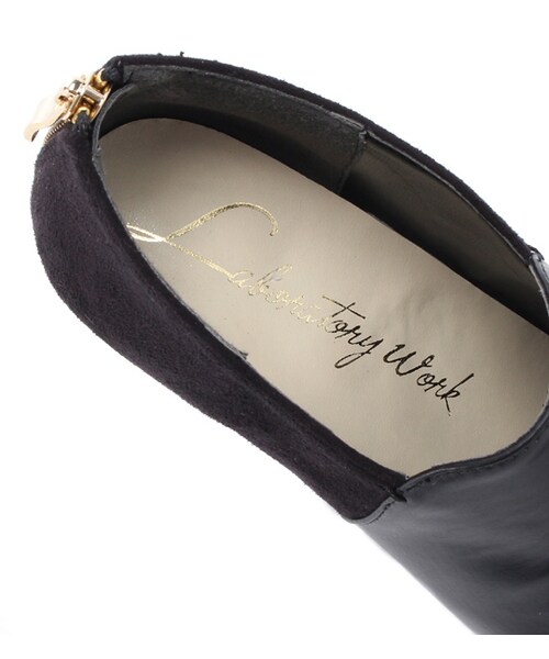 laboratory work（ラボラトリーワーク）の「スウェード×フェイクレザーショートブーツ（シューズ・レディース・ブラック/キャメル・M/L）」の10枚目の写真