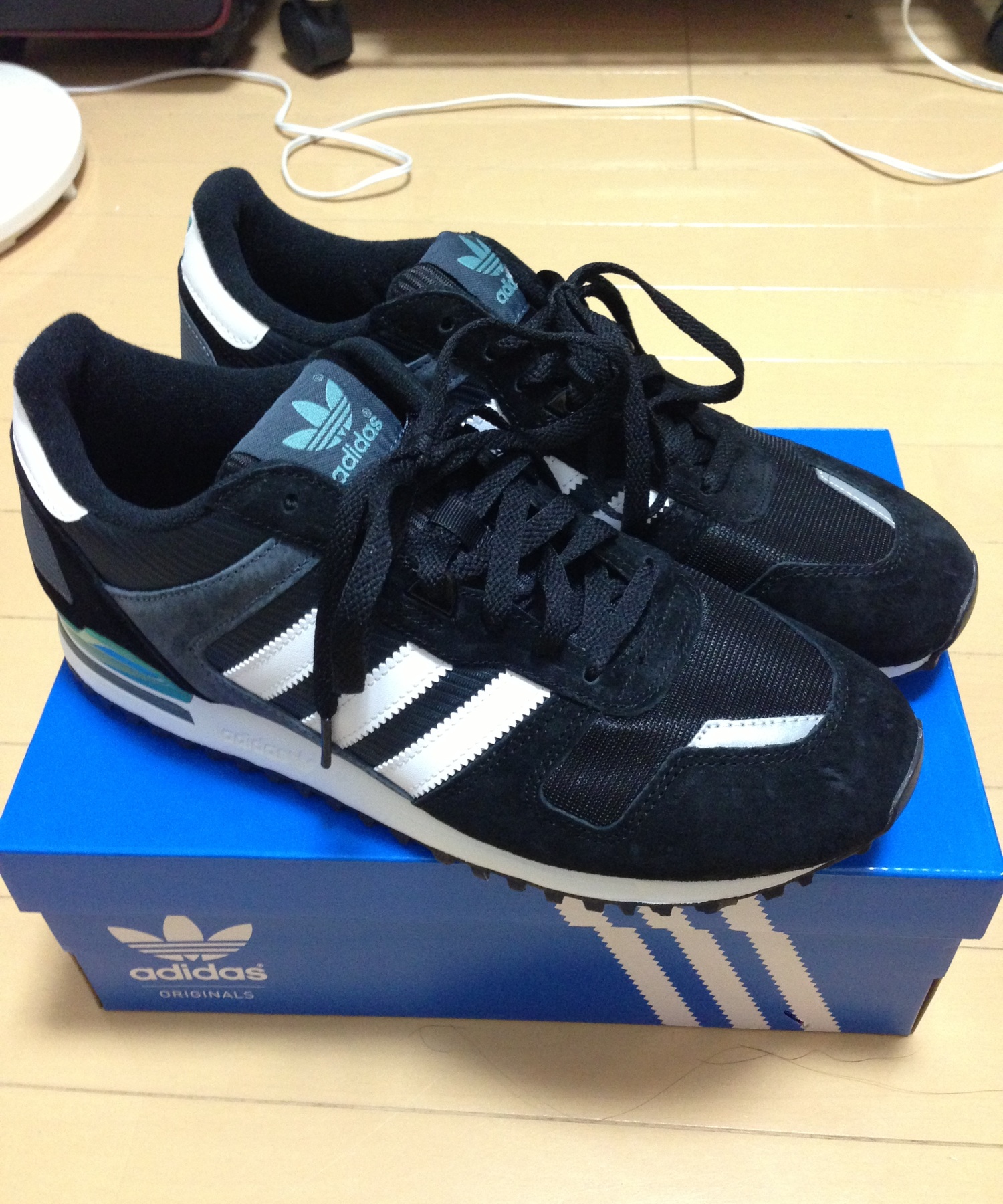 D-suke｜adidasのスニーカーを使ったコーディネート - WEAR