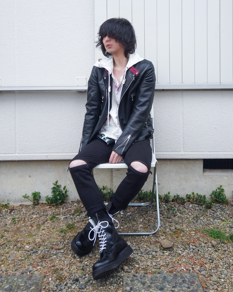 うつけ｜UNDERCOVERのライダースジャケットを使ったコーディネート - WEAR