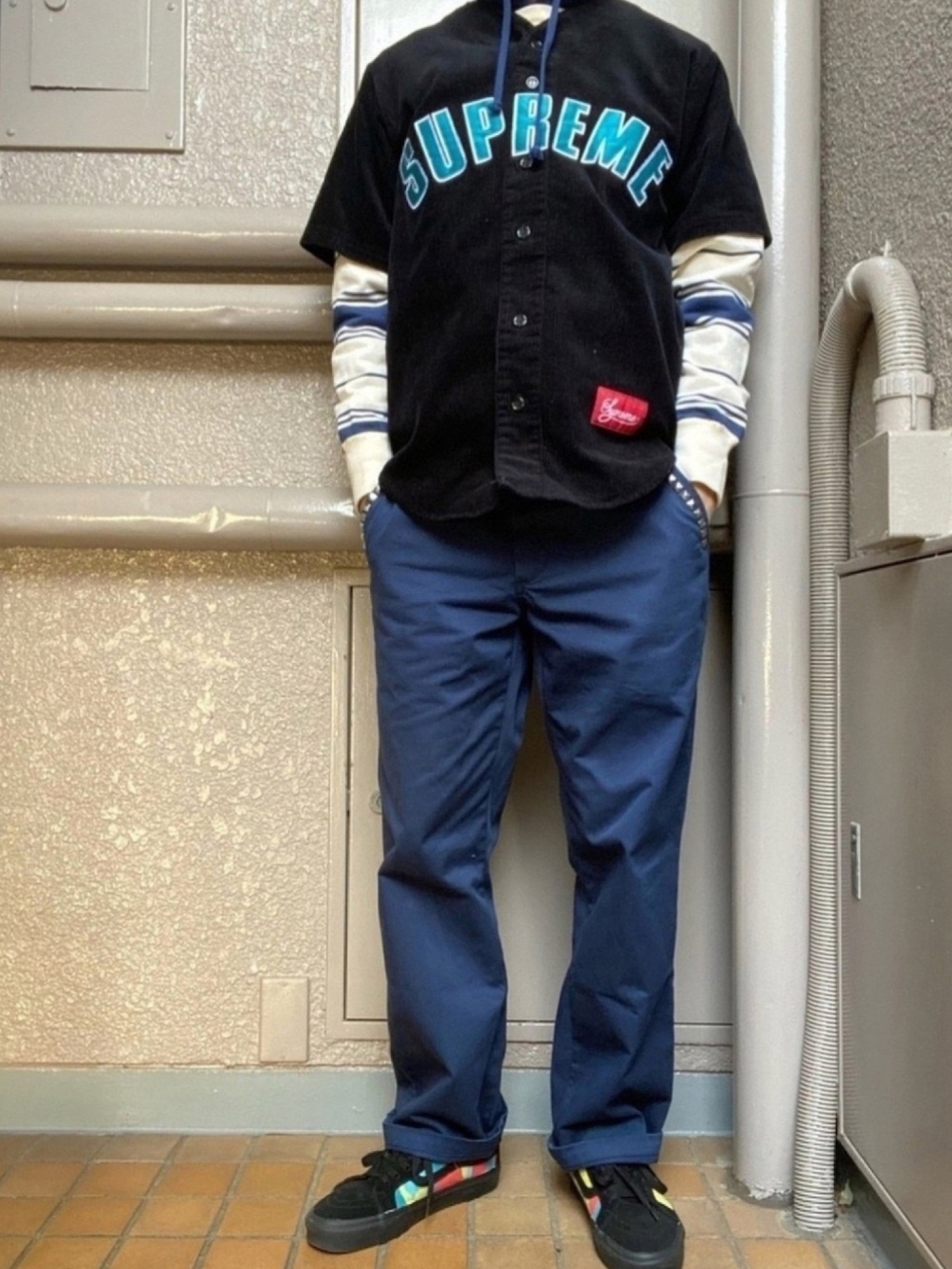 Supreme のパーカーを使った「ベースボールシャツ」の人気ファッション 