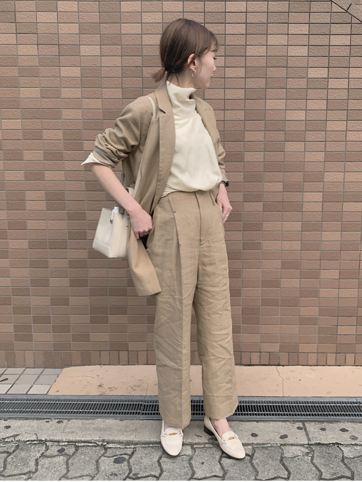 美品　イエナ　IENA　maison シルク　バンドカラーシャツ　アイボリー系 美品 イエナ バンドカラー ロングシャツワンピース 38