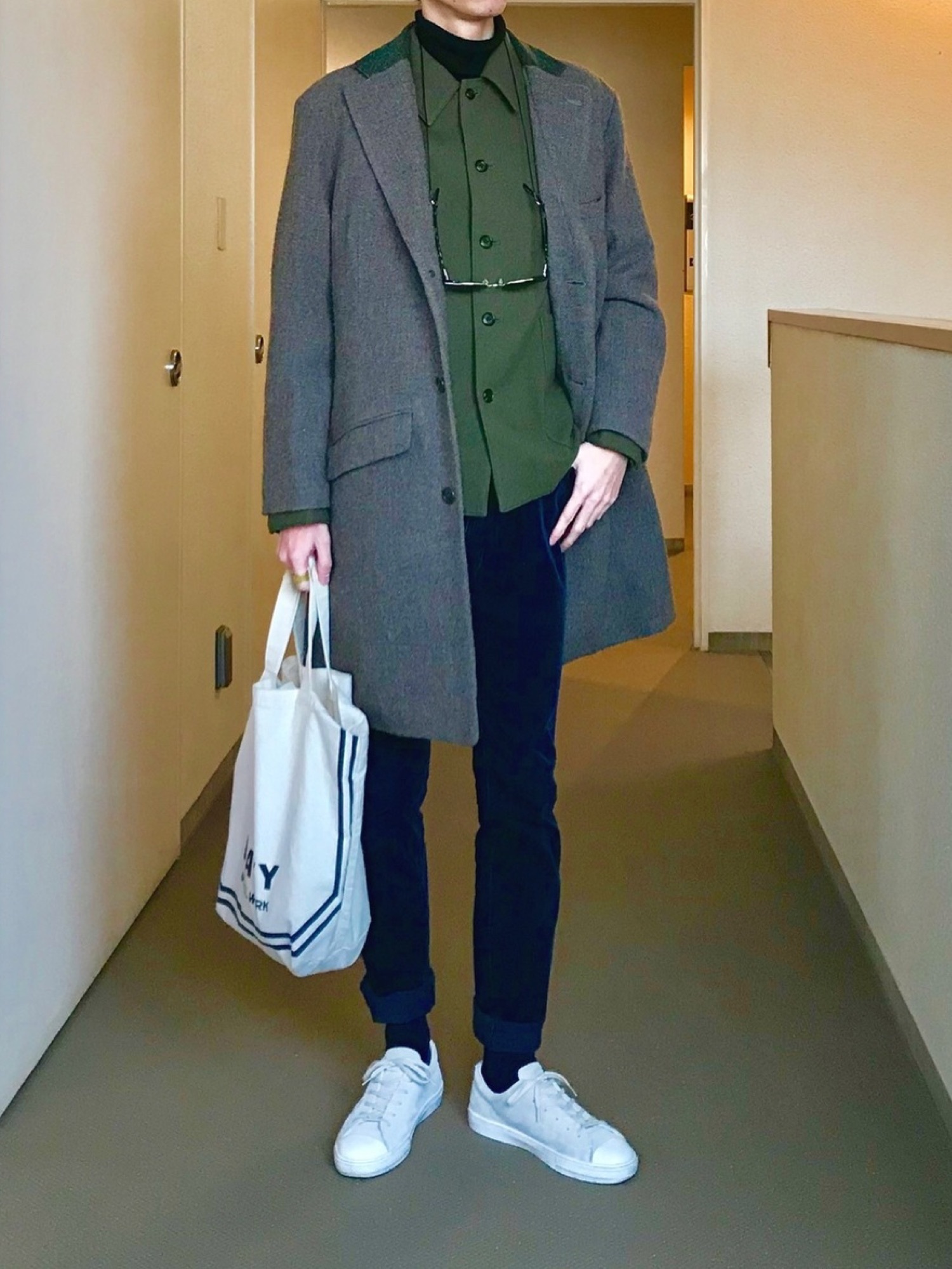 LUKER BY NEIGHBORHOODのチェスターコートを使った人気ファッション