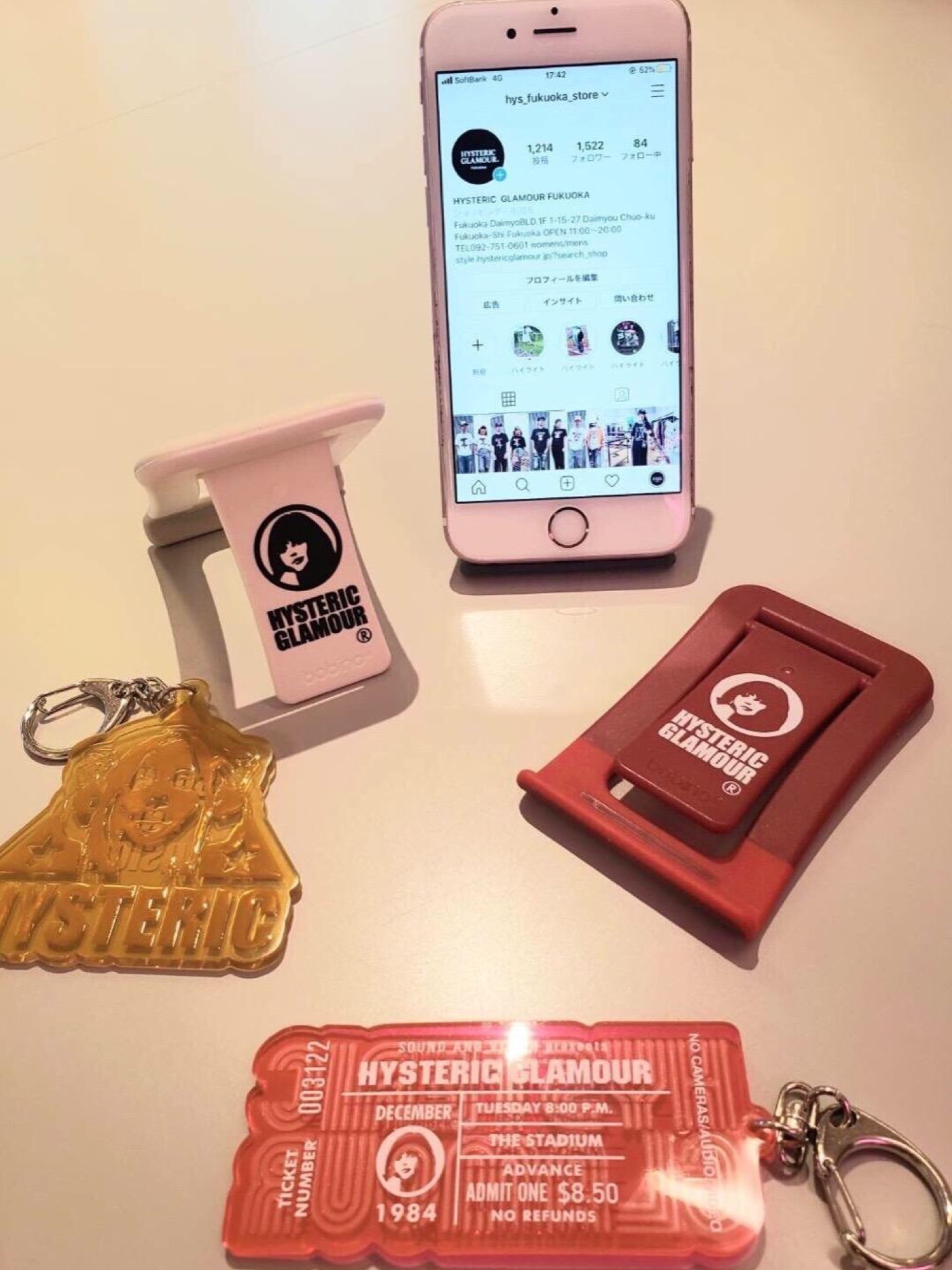 HYSTERIC GLAMOUR（ヒステリックグラマー）の「フォンスタンド