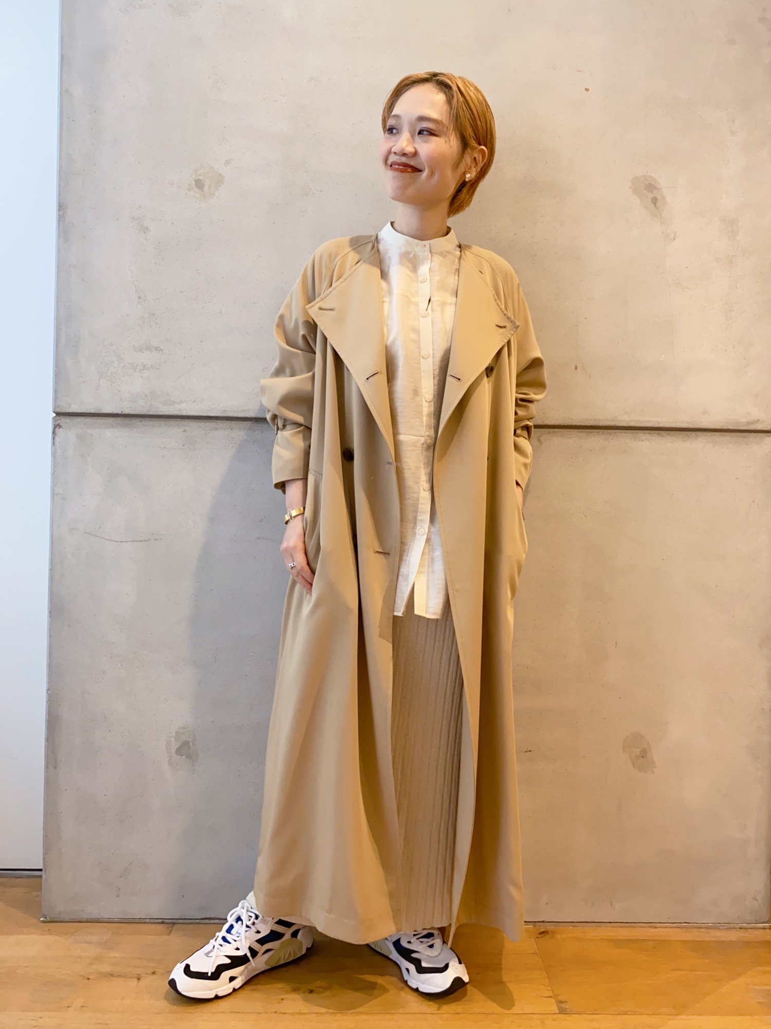 URBAN RESEARCH（アーバンリサーチ）の「ノーカラーロングトレンチ