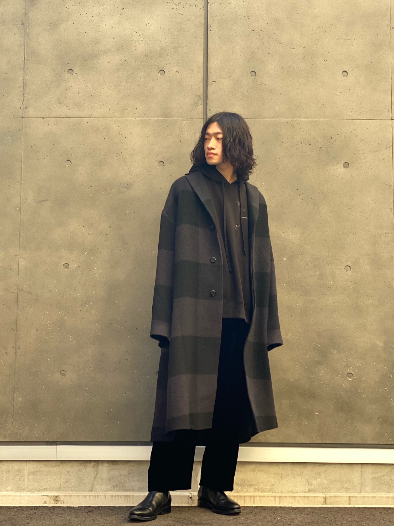 LAD MUSICIANのチェスターコートを使った人気ファッション