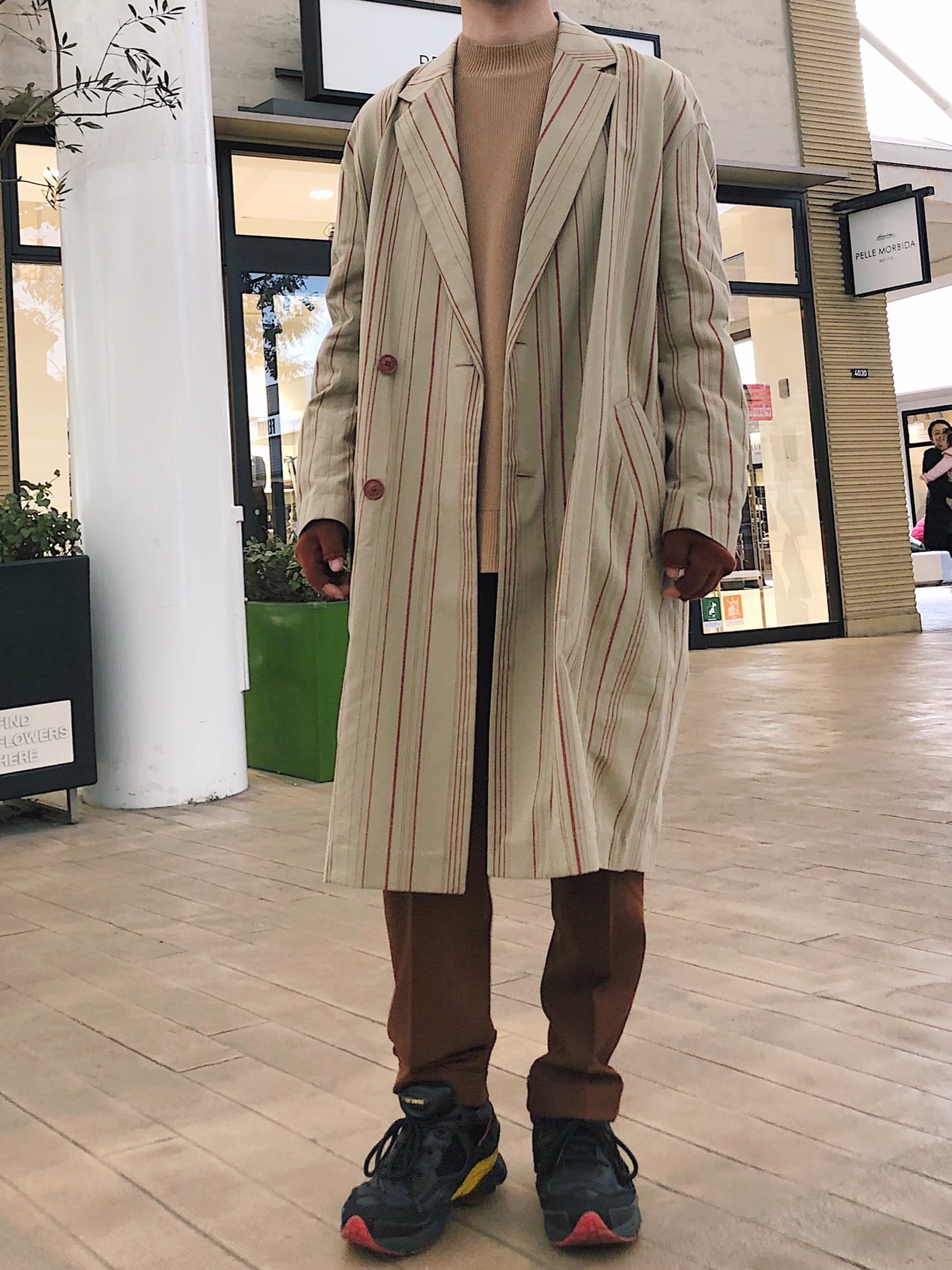 MR.GENTLEMANのチェスターコート（ベージュ系）を使った人気