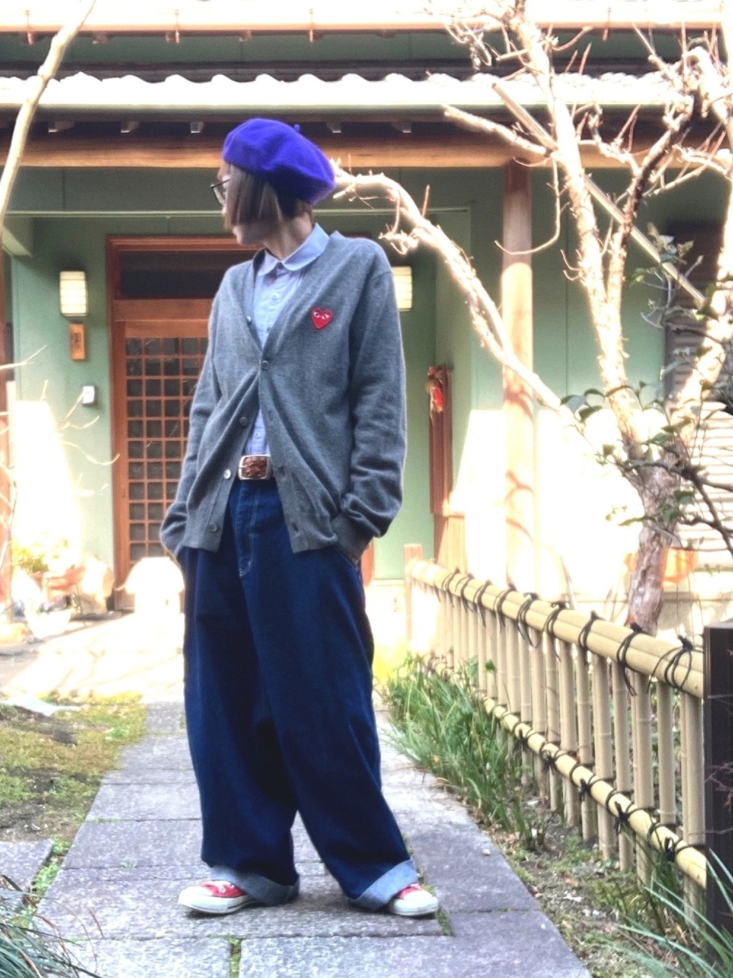 カーディガン/ボレロを使った「丸襟シャツ」の人気ファッション 