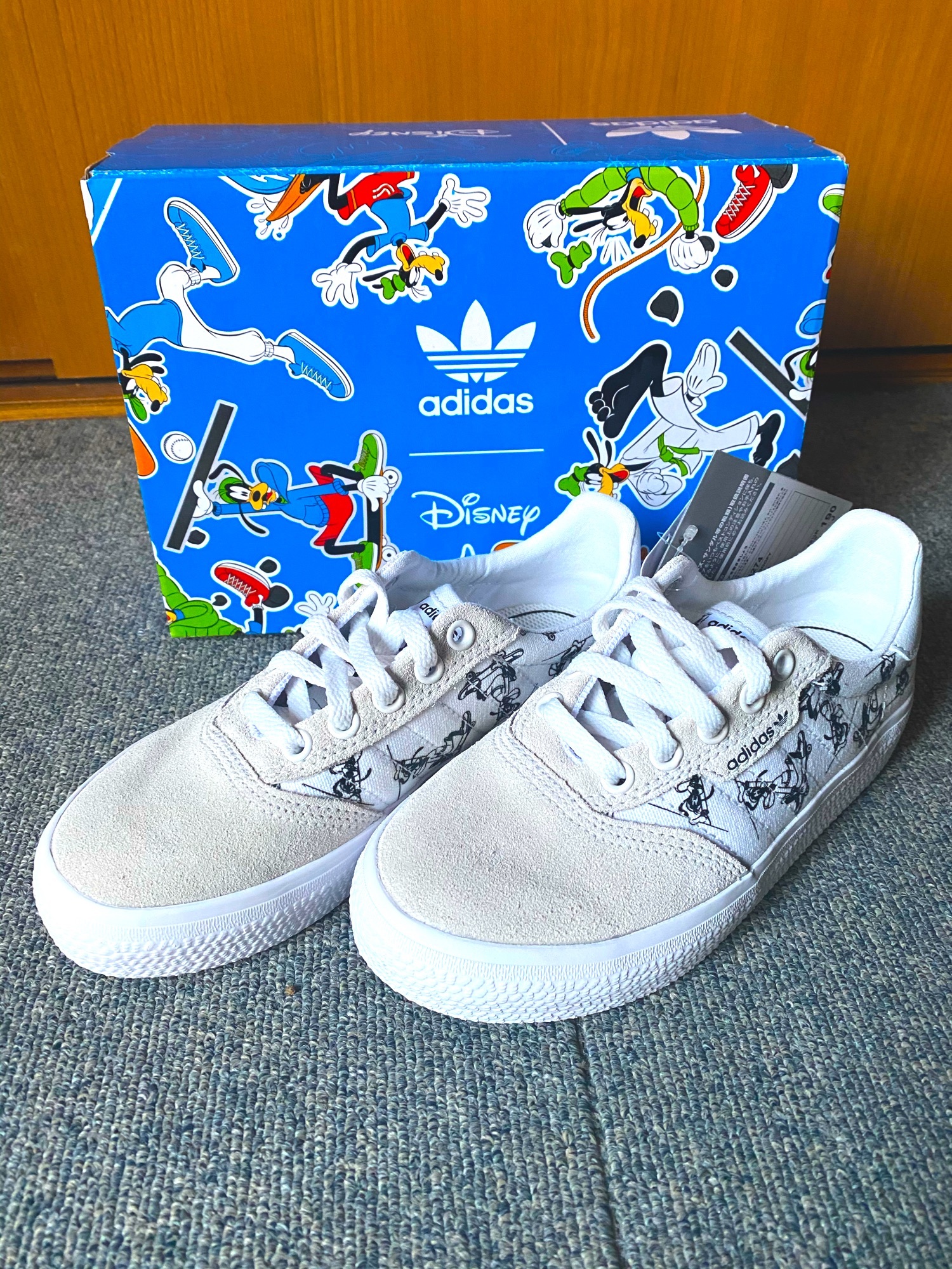 3MC × ディズニー スポーツ グーフィー　キッズスニーカー 新品 #1 adidas 3MC Slip-On x Disney Goofy Shoes FV9910 | Chicago City Sports