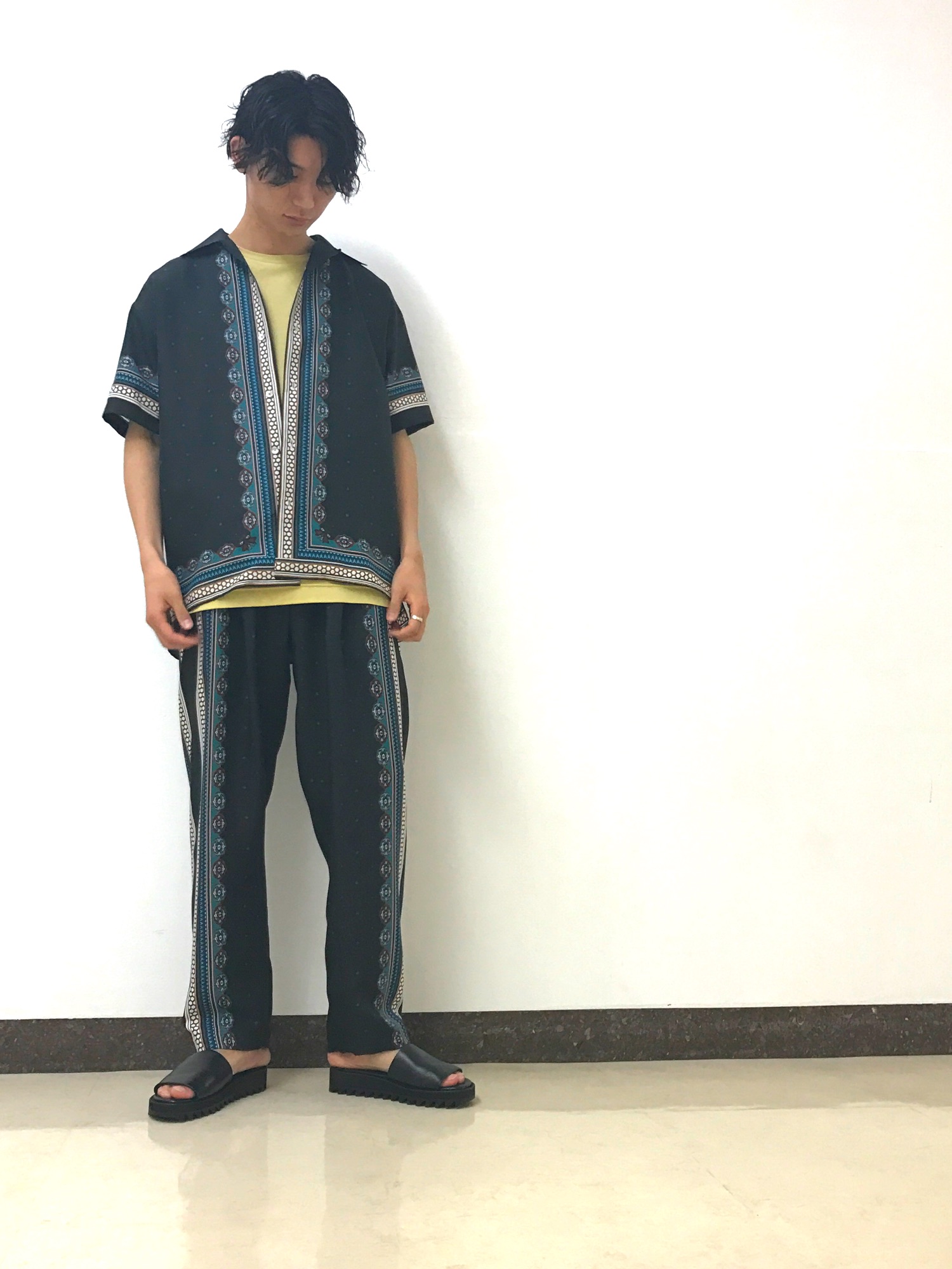 UNITED TOKYO（ユナイテッドトウキョウ）の「パネルエスニック柄シャツ