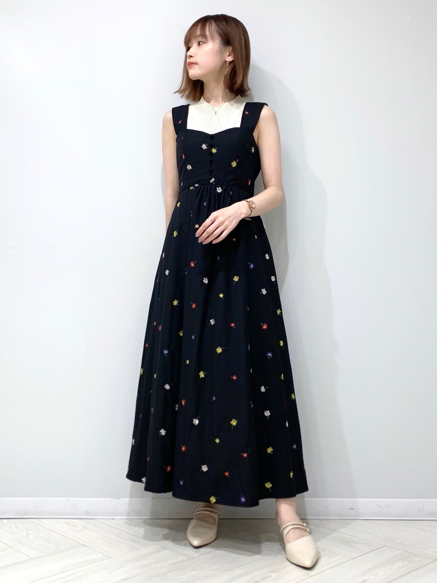 オリジナルフラワー刺繍ワンピース Sov.オリジナルフラワープリント