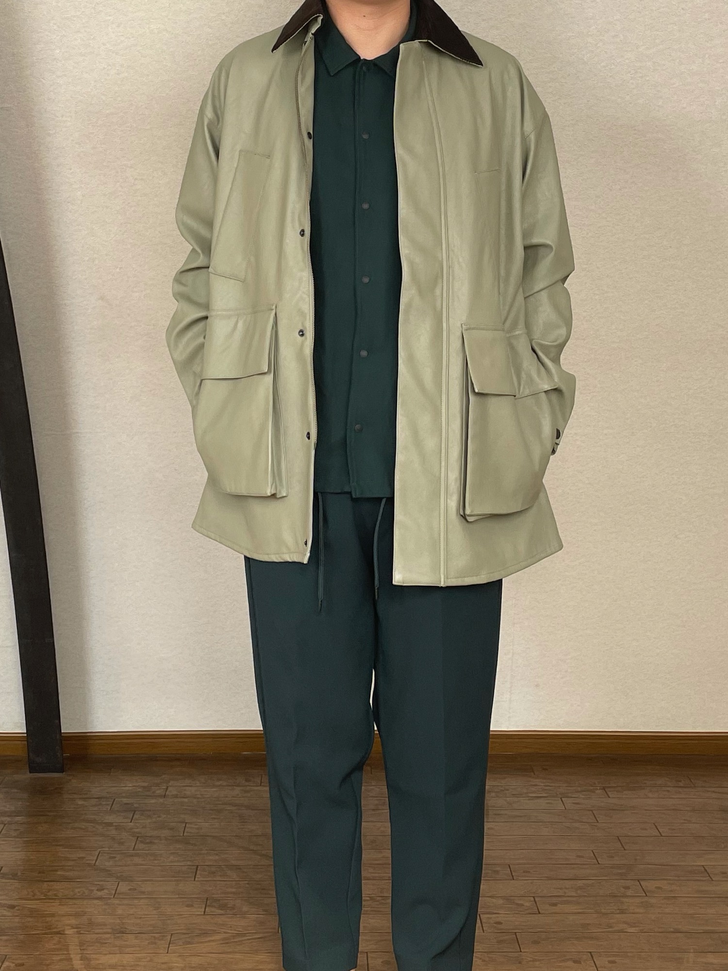 Lui's（ルイス）の「NEW 梨地テーパードパンツ（スラックス