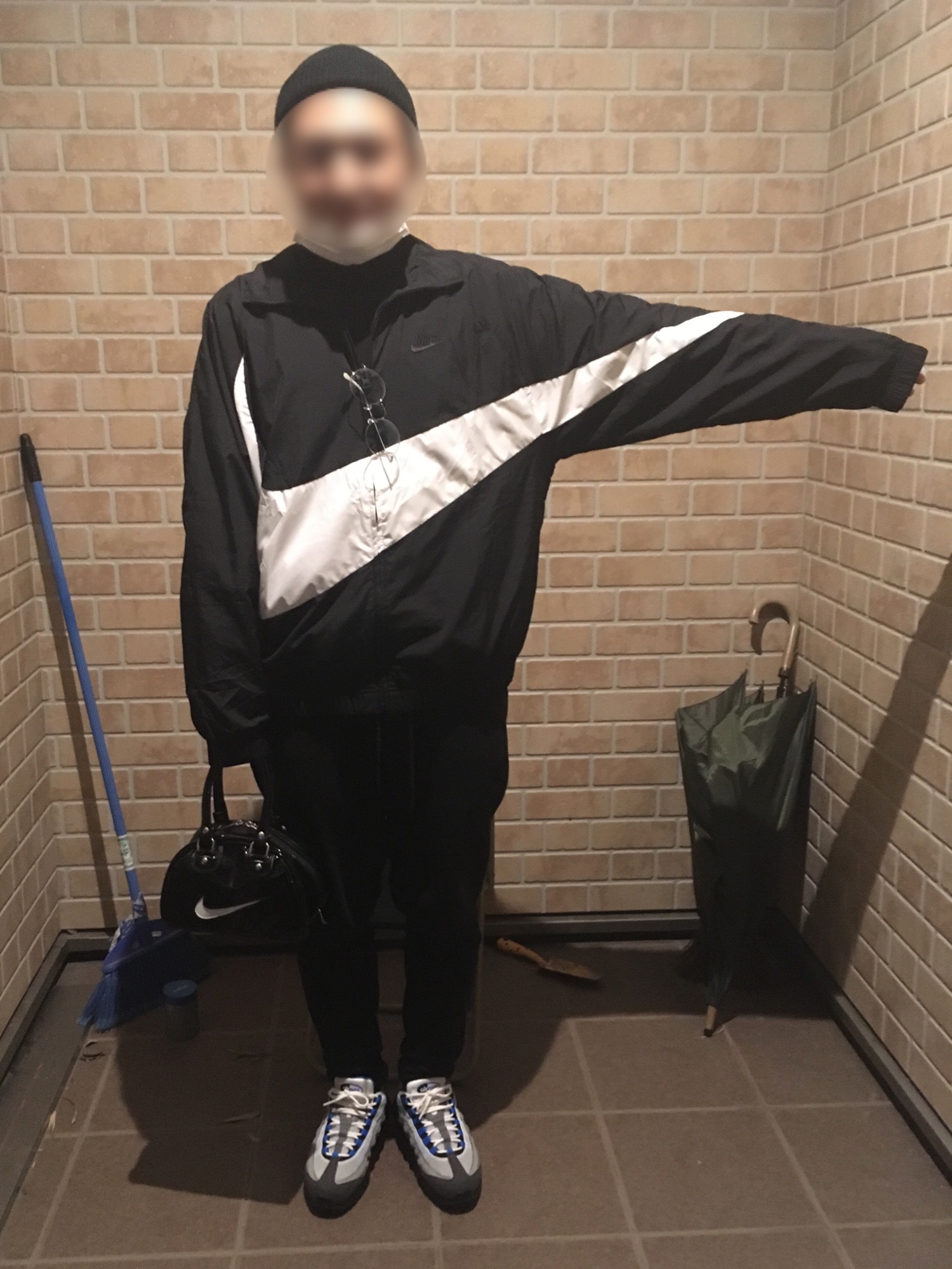 NIKEのパンツを使った「ビッグスウォッシュ」の人気ファッション