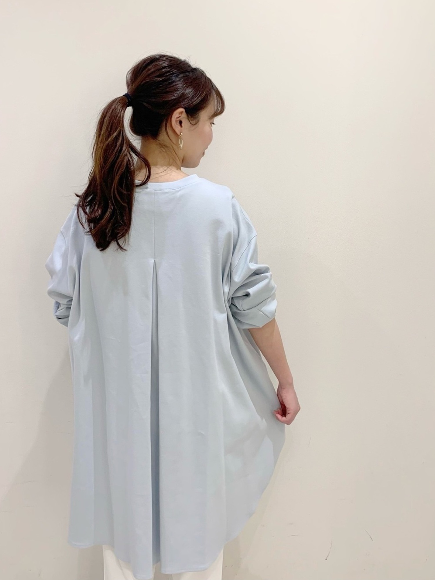BEARDSLEY（ビアズリー）の「ウシロタックフレアカットソー（Tシャツ