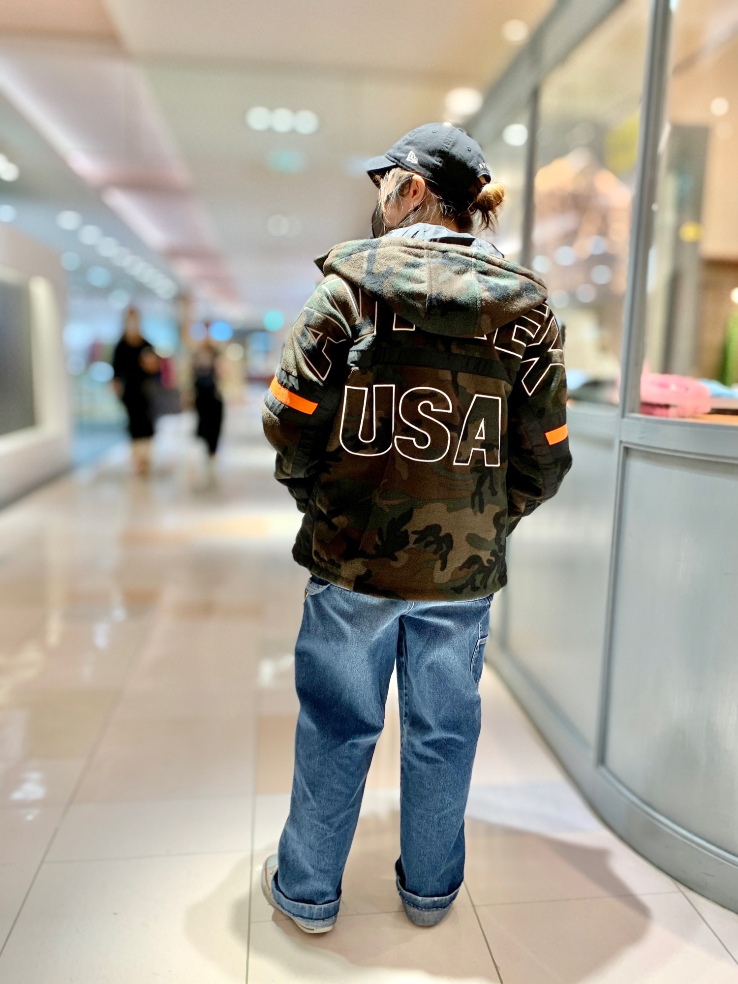 アヴィレックス AVIREX Mサイズ パーカー  AVIREXアヴィレックスフーディーZIPパーカーメンズMサイズ