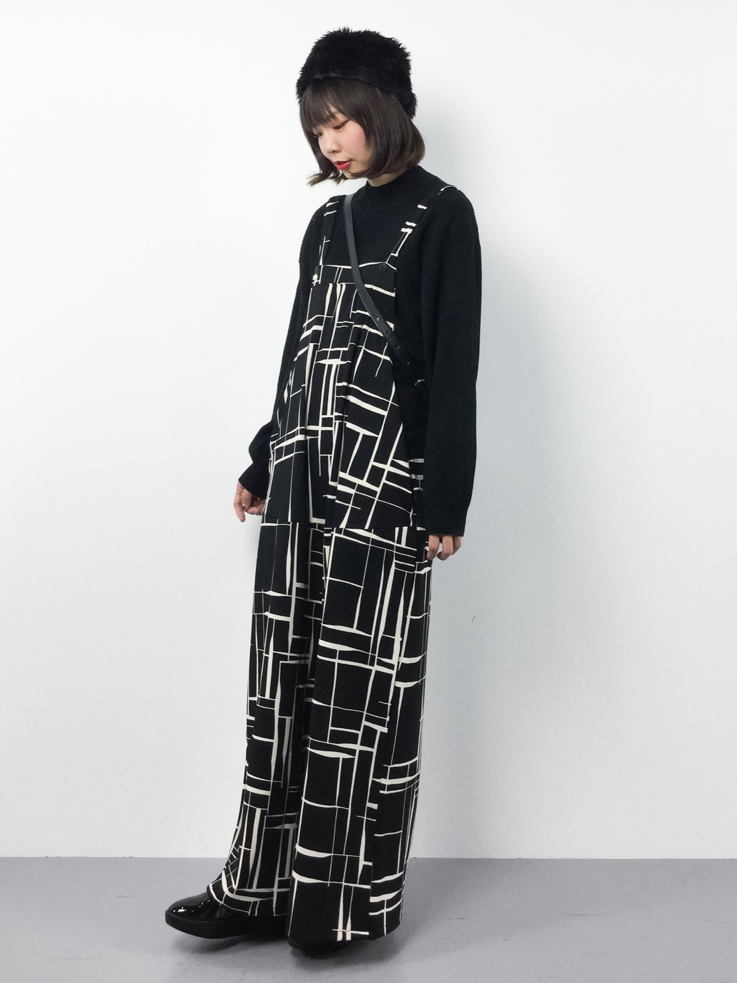 antiqua（アンティカ）の「幾何学モノトーンワイドサロペット 