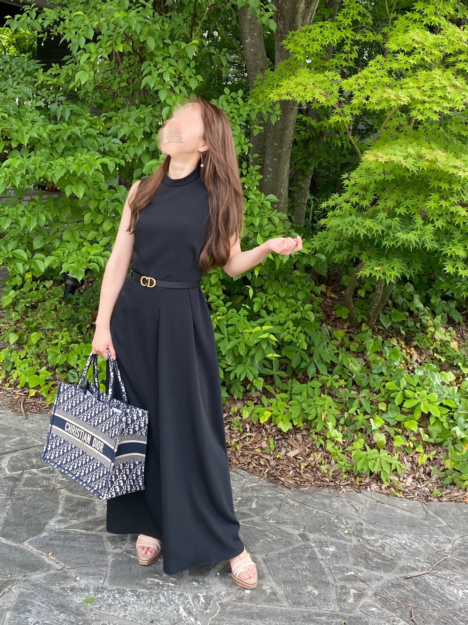 【リゾートコーデにピッタリ♪】Dior サンダル ディオール】の新作フラットサンダル5選！ DIORロゴのスポサンに