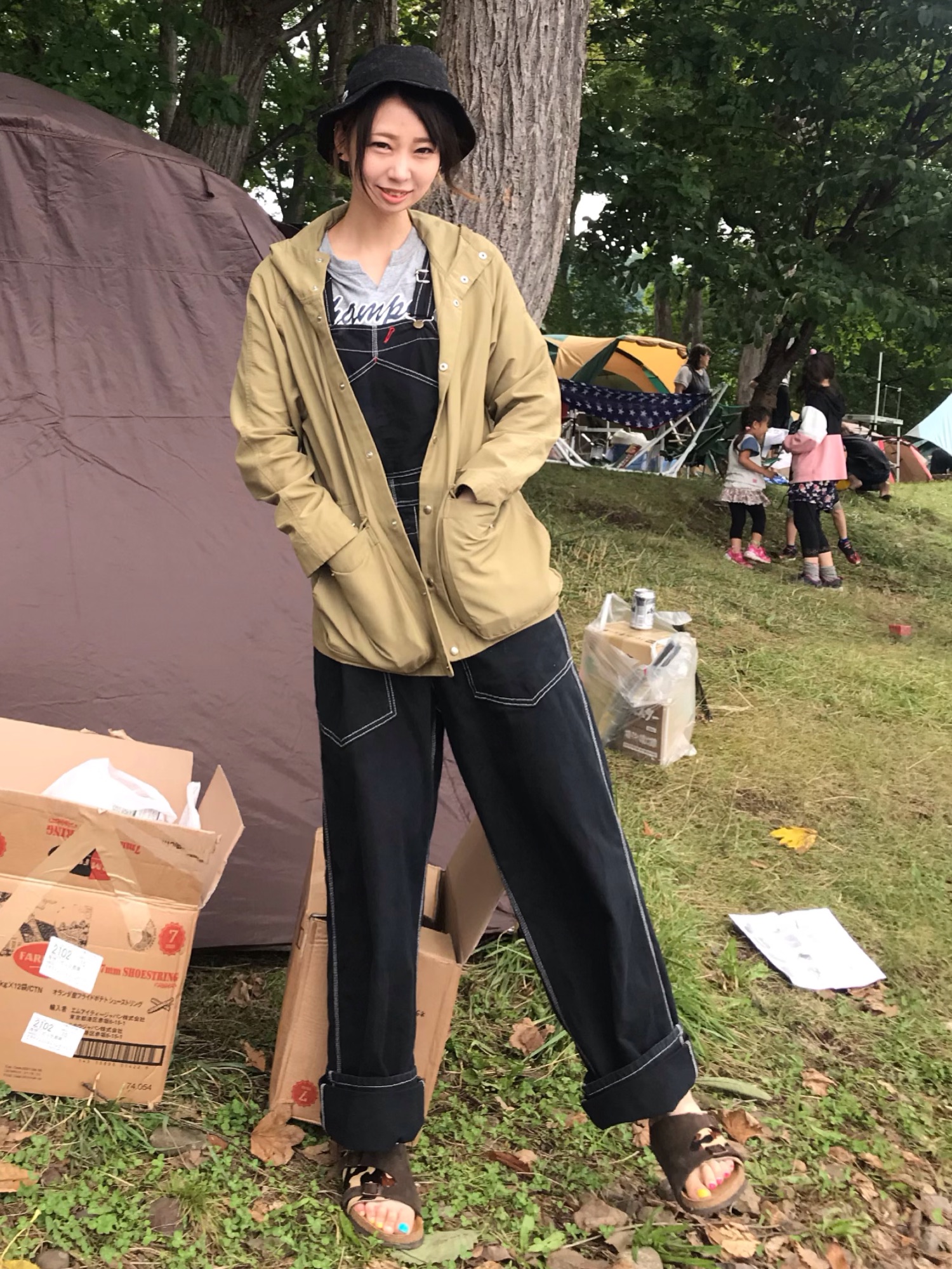 YAECAのマウンテンパーカー（ベージュ系）を使った人気ファッション