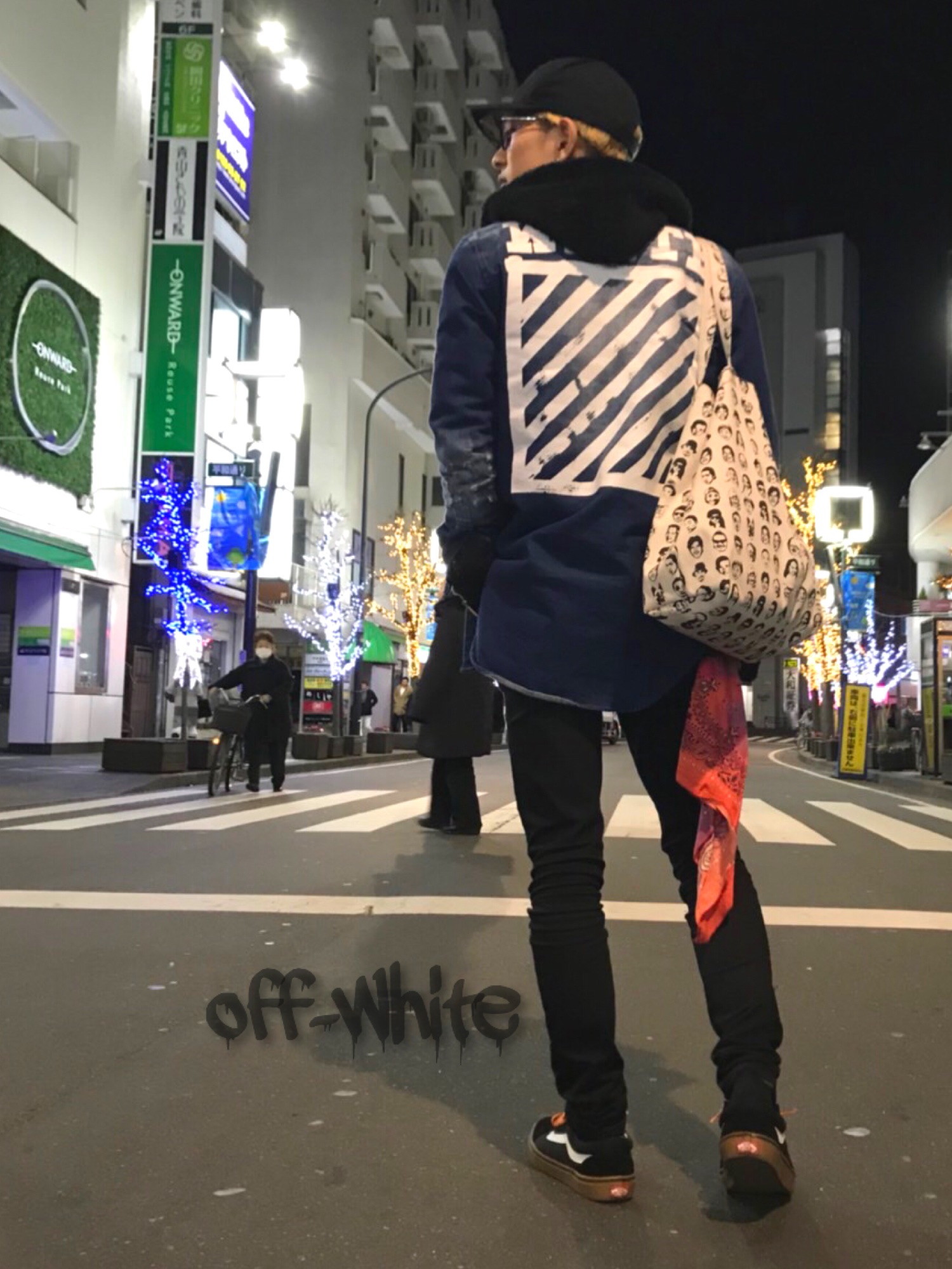 OFF WHITE 『DIAG SPRAY』デニムシャツを使った人気ファッション