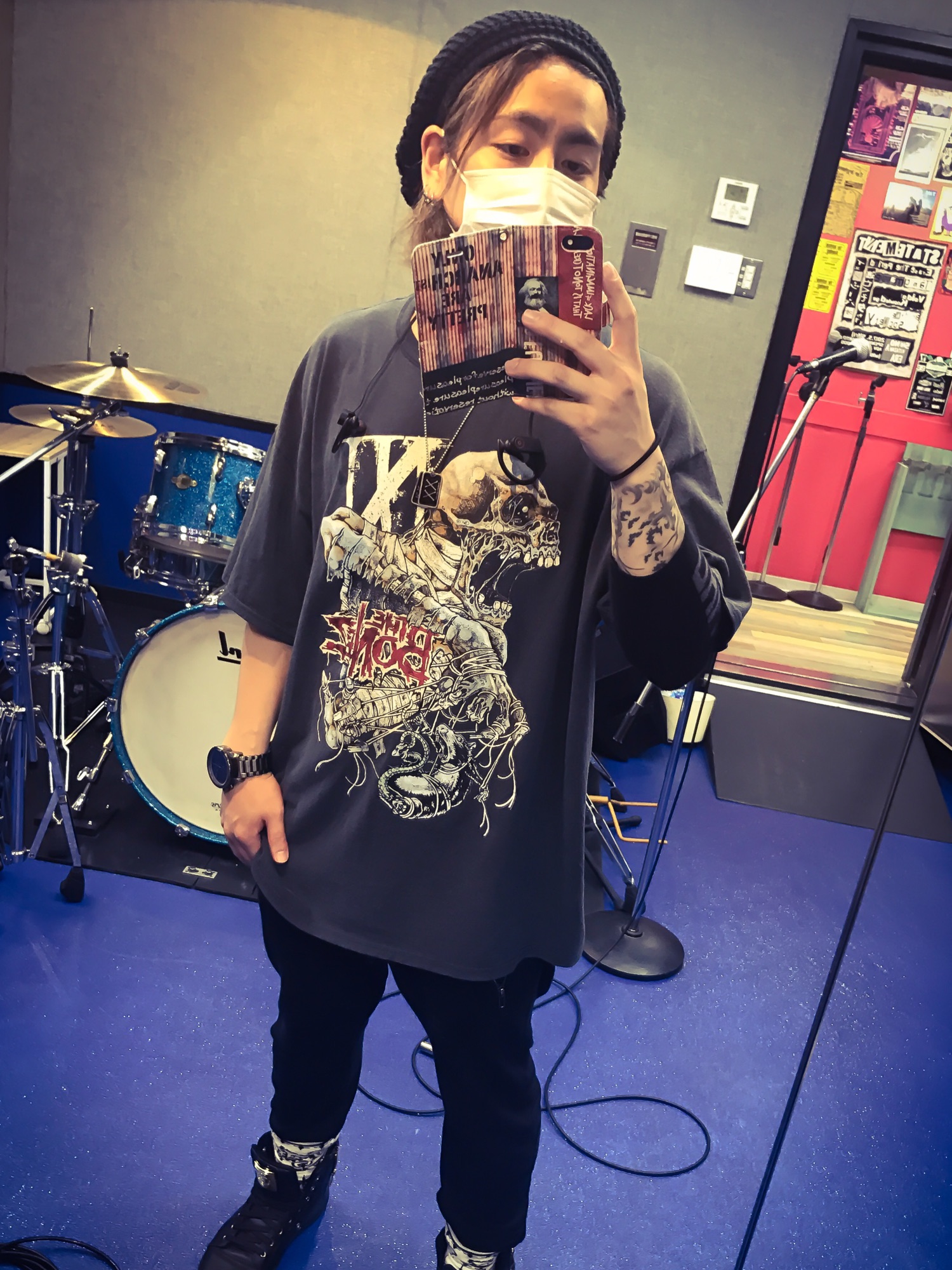 ソックス/靴下を使った「The BONEZ」の人気ファッションコーディネート