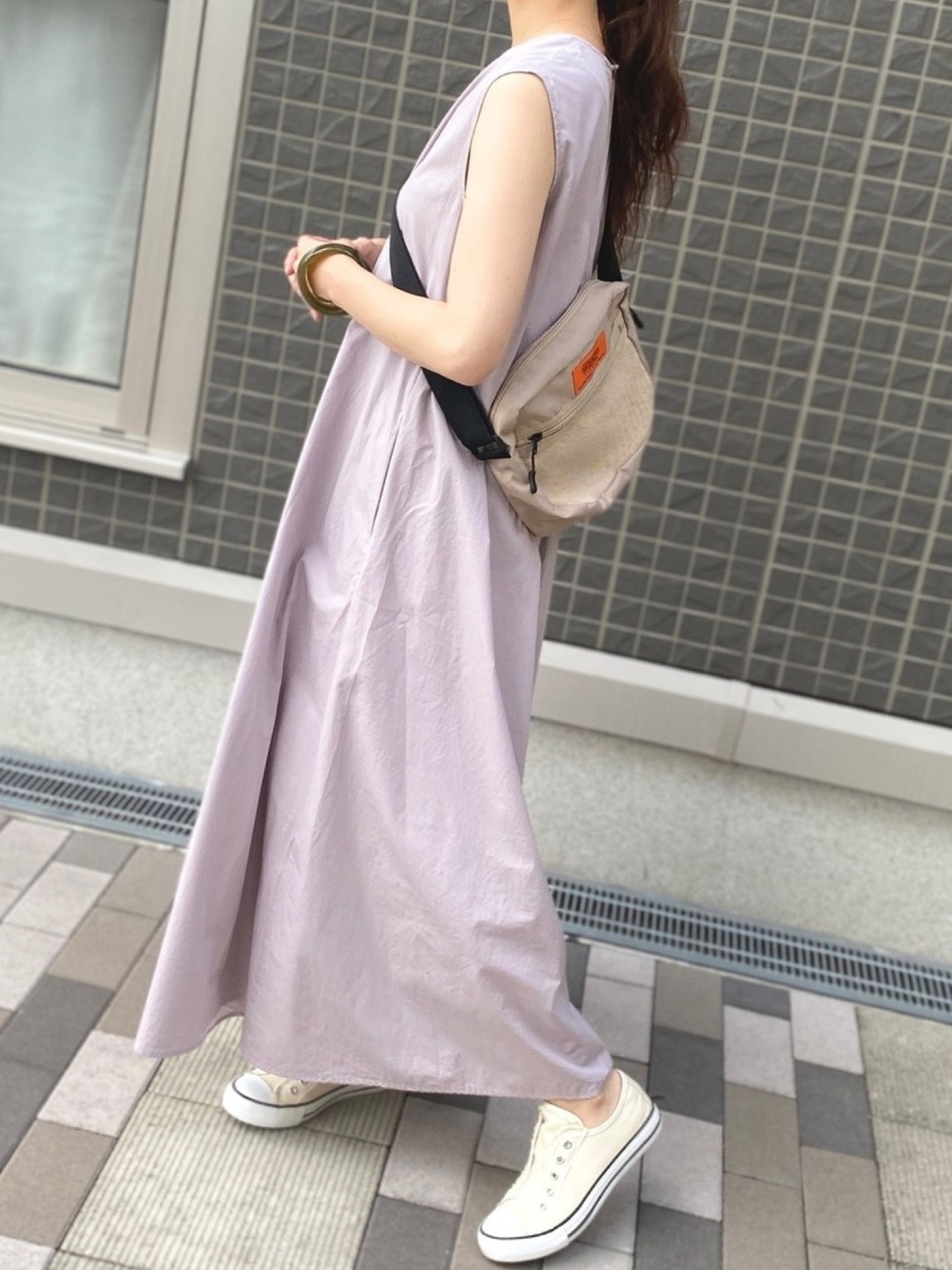 新品未使用☆イエナ　コットンリヨセルVネックワンピース　ベージュ　ノースリーブ 新品未使用☆イエナ コットンリヨセルVネックワンピース