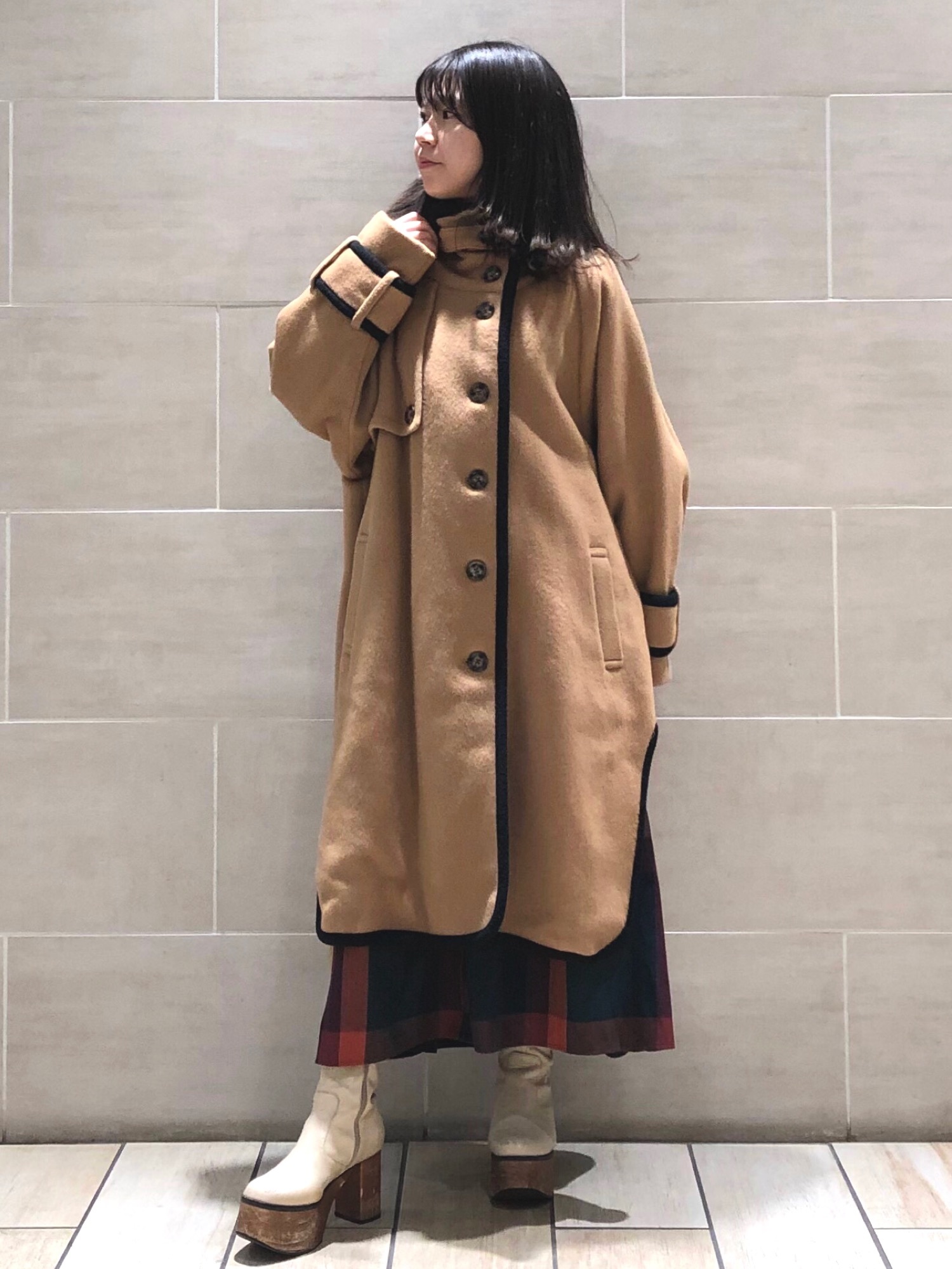 値下げ⭐︎cen. パイピングコート キャメル REDYAZEL（レディアゼル）の「配色パイピングラグランコート（その他