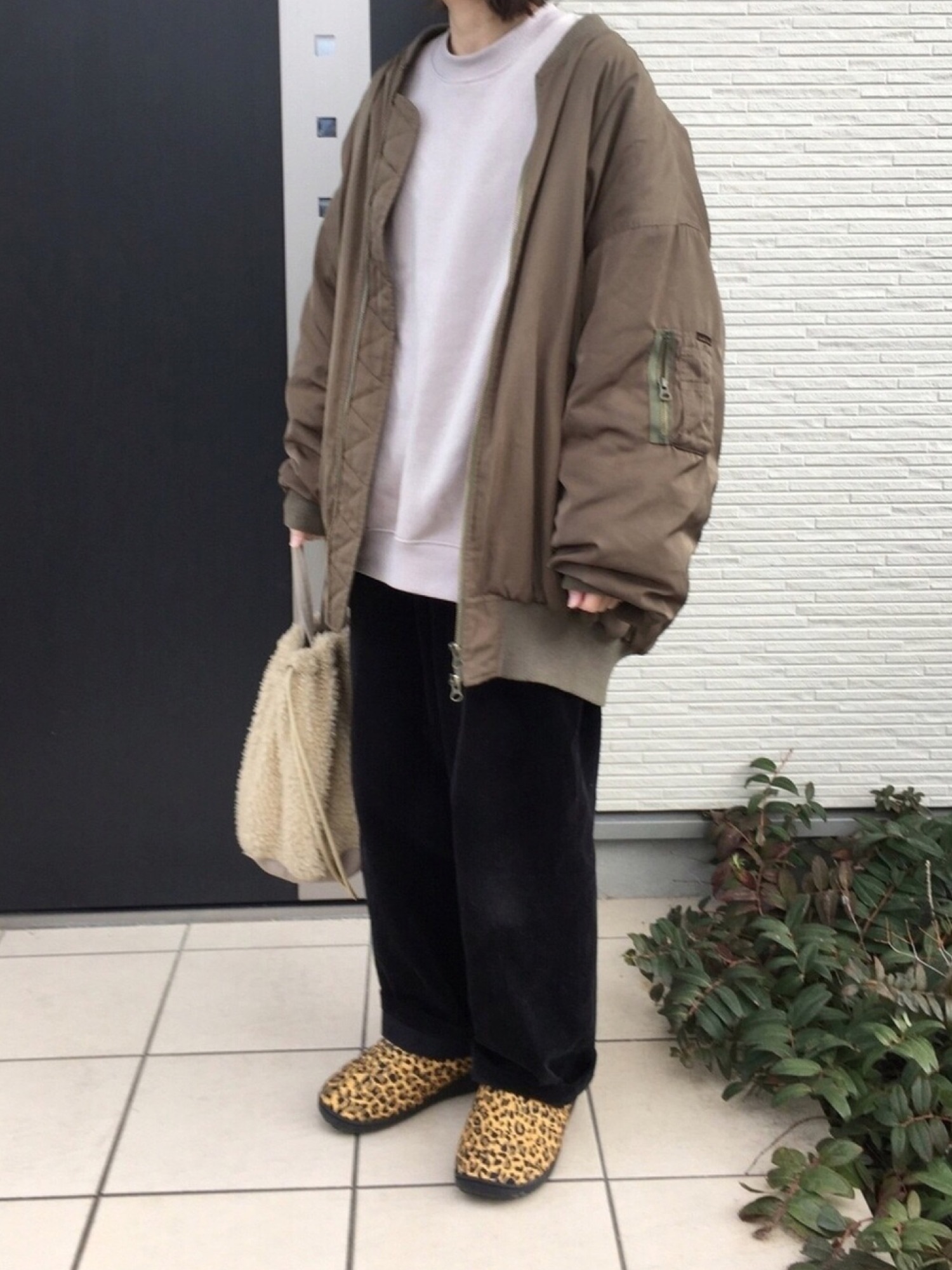 SUBU（スブ）の「SUBU × BEAMS / 別注 アニマル パターン サンダル 
