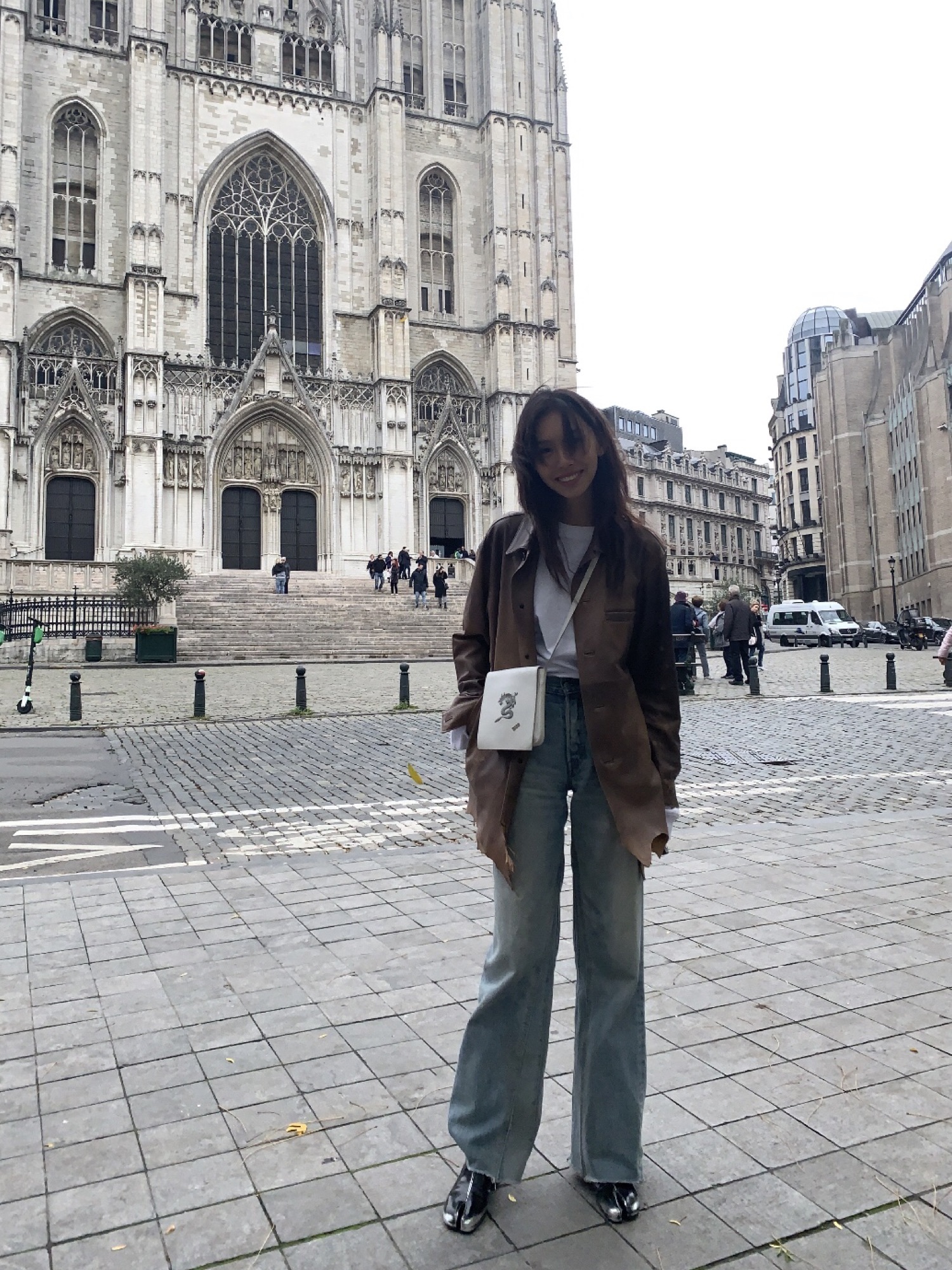 ISSEY MIYAKEのムートンコートを使った人気ファッションコーディネート 