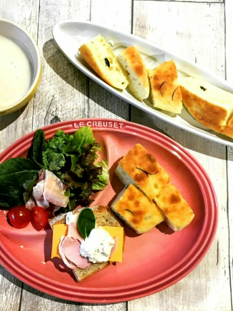 LE CREUSET 仕切り付き マルチオーバルプレート 4色セット LE CREUSET 仕切り付き マルチオーバルプレート 4色セット LE CREUSET