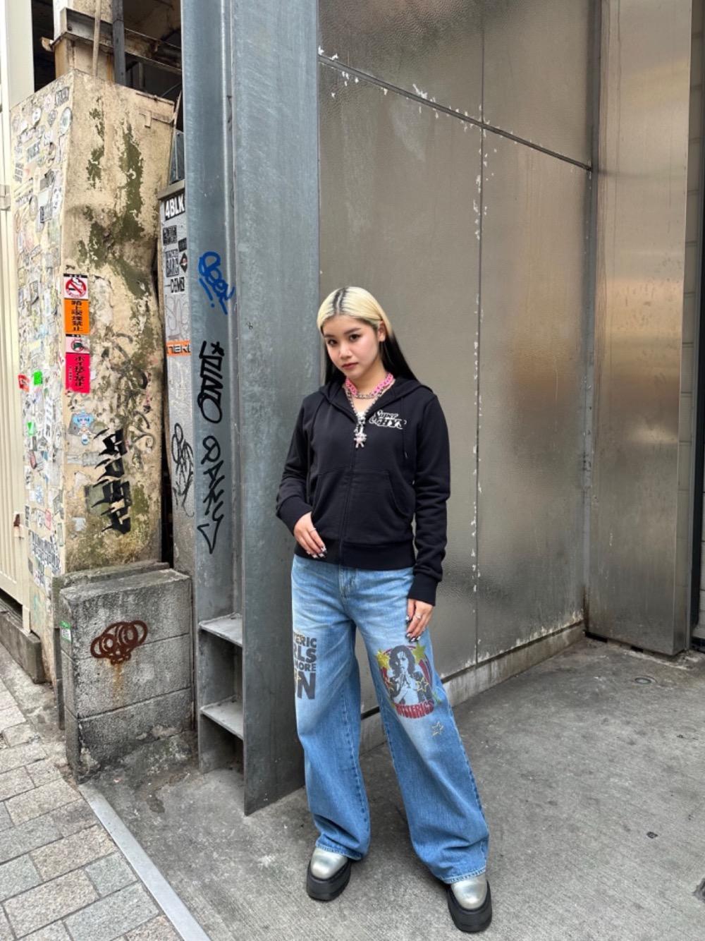 【新品未開封】【最終値下げ】HYSTERIC GLAMOUR ショート丈パーカー HYSTERIC GLAMOUR（ヒステリックグラマー）の「LEVITATED GIRL