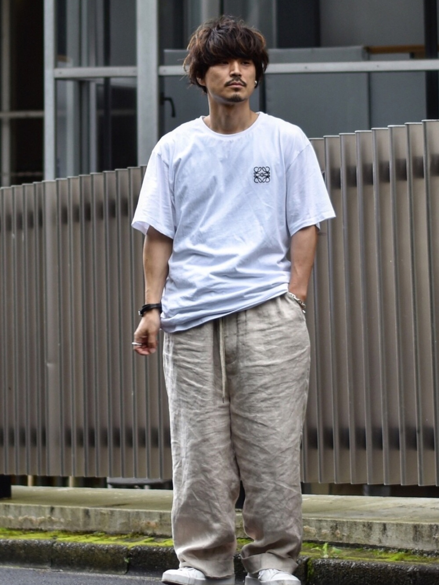 LOEWE（ロエベ）の「Loewe - ロゴ刺繍 Tシャツ - men - コットン