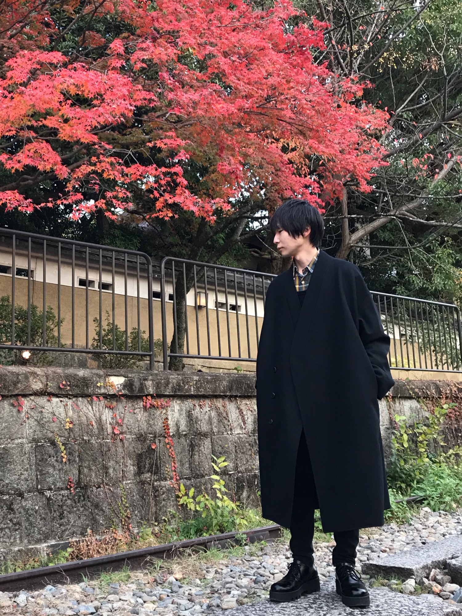 LAD MUSICIAN ノーカラーコート LAD MUSICIAN（ラッドミュージシャン）の「成田凌着用 オフ