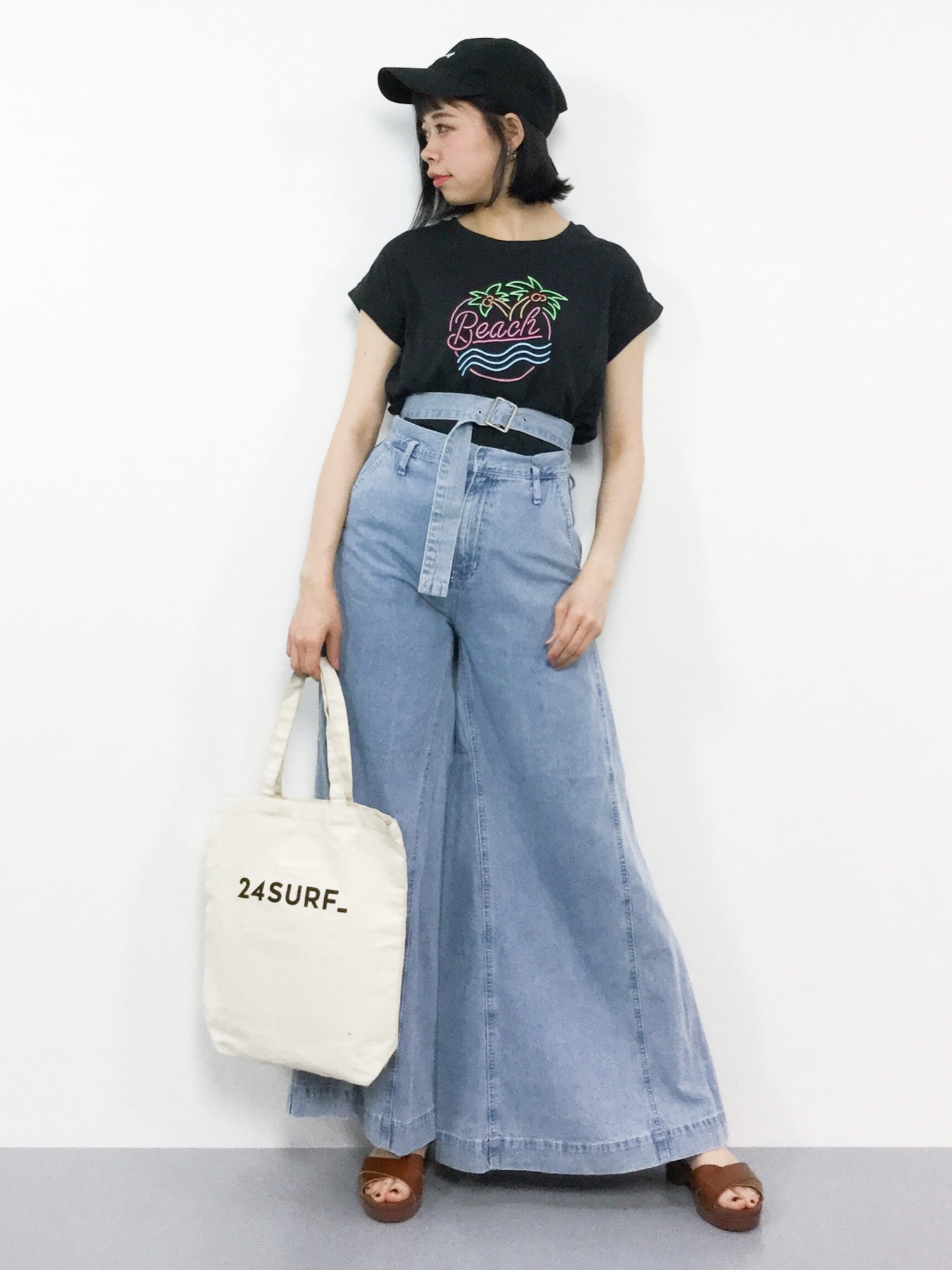 パンツ LILY HEM denim Ameri（アメリ）の「LILY HEM DENIM（デニムパンツ）」 - WEAR