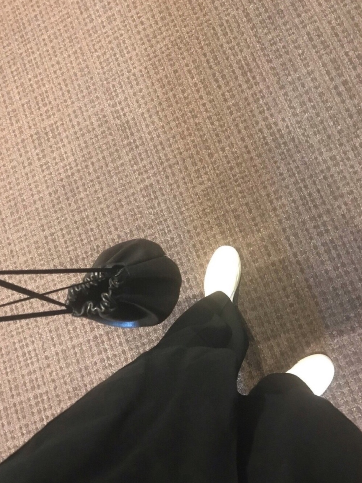 STUDIOUSのマットツイルセンタープレスパンツ STUDIOUS（ステュディオス）の「【STUDIOUS】マットツイル