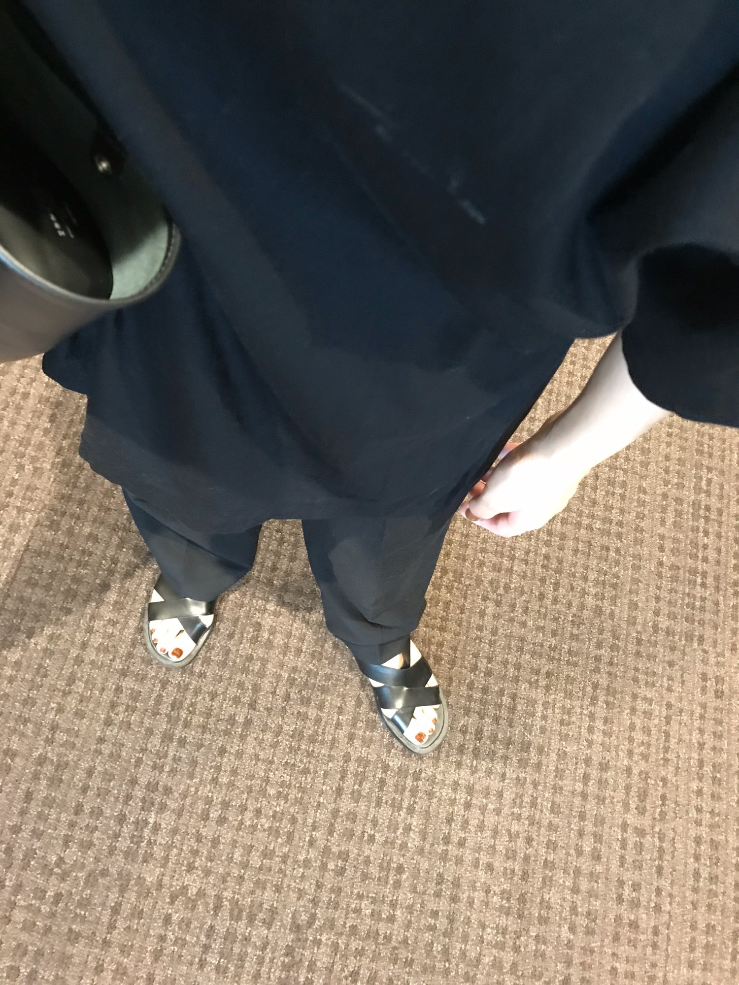 STUDIOUSのマットツイルセンタープレスパンツ STUDIOUS（ステュディオス）の「【STUDIOUS】マットツイル