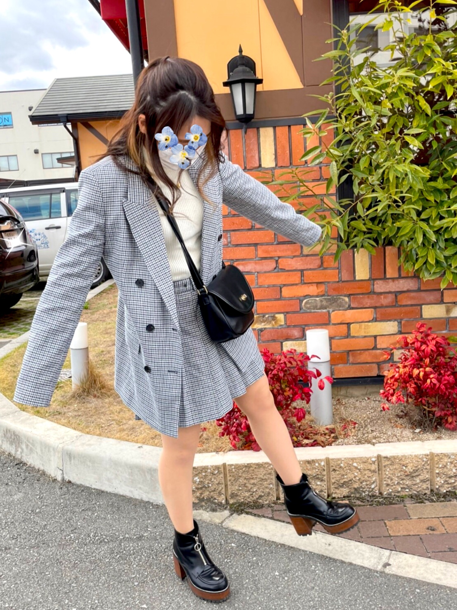 ZARAのセットアップ（グレー系）を使ったレディース人気ファッション