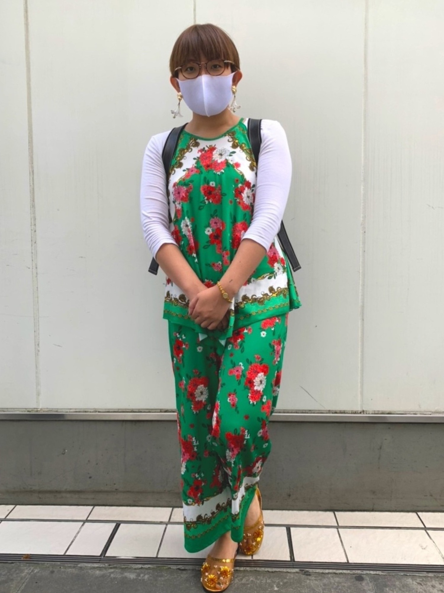 ZARAのセットアップを使った「花柄」の人気ファッションコーディネート