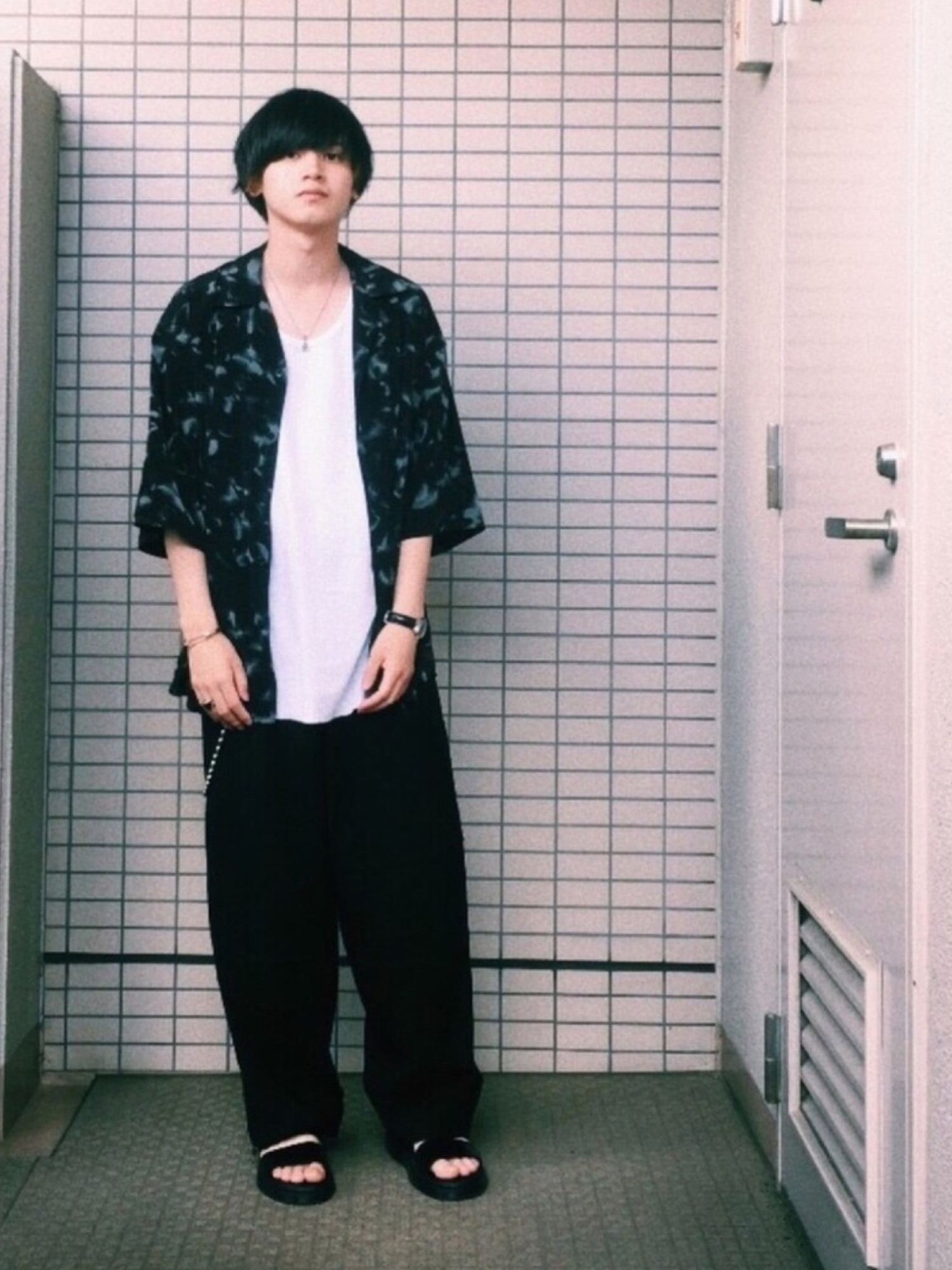 【新品タグ付き】LAD MUSICIAN フェザー 総柄 長袖 シャツ M 20180616010910424_215.jpg