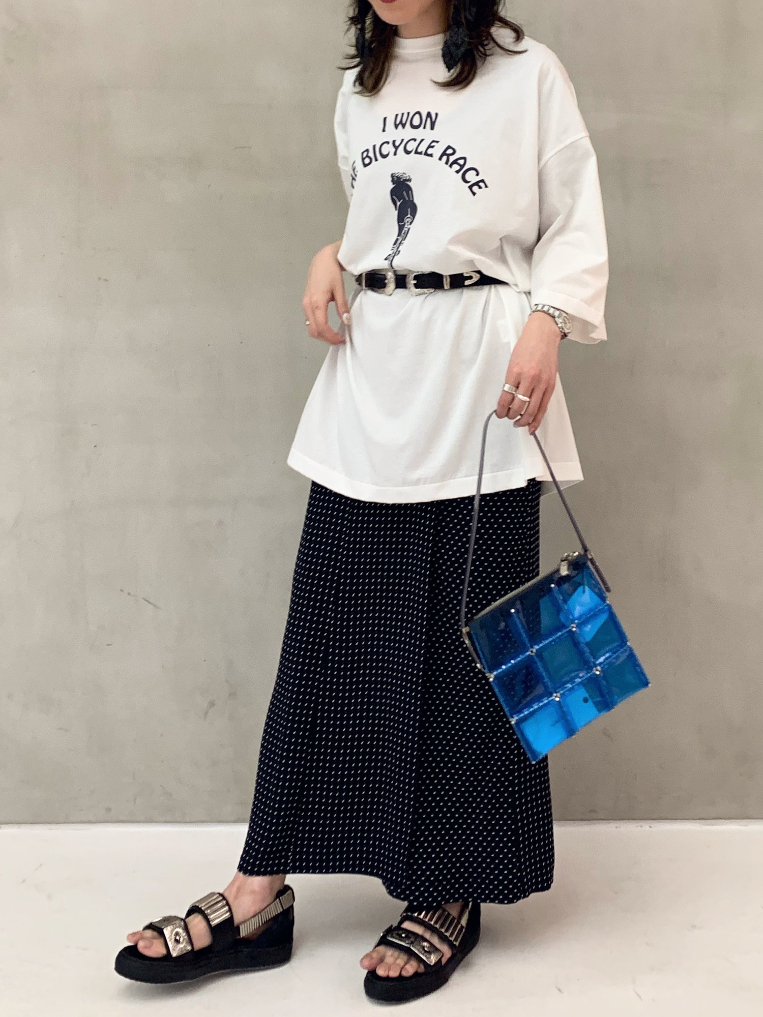 MAISON EUREKA ストロングママ プリント Tシャツ ユニセックス MAISON EUREKA（メゾンエウレカ）の「【MAISON EUREKA(メゾン