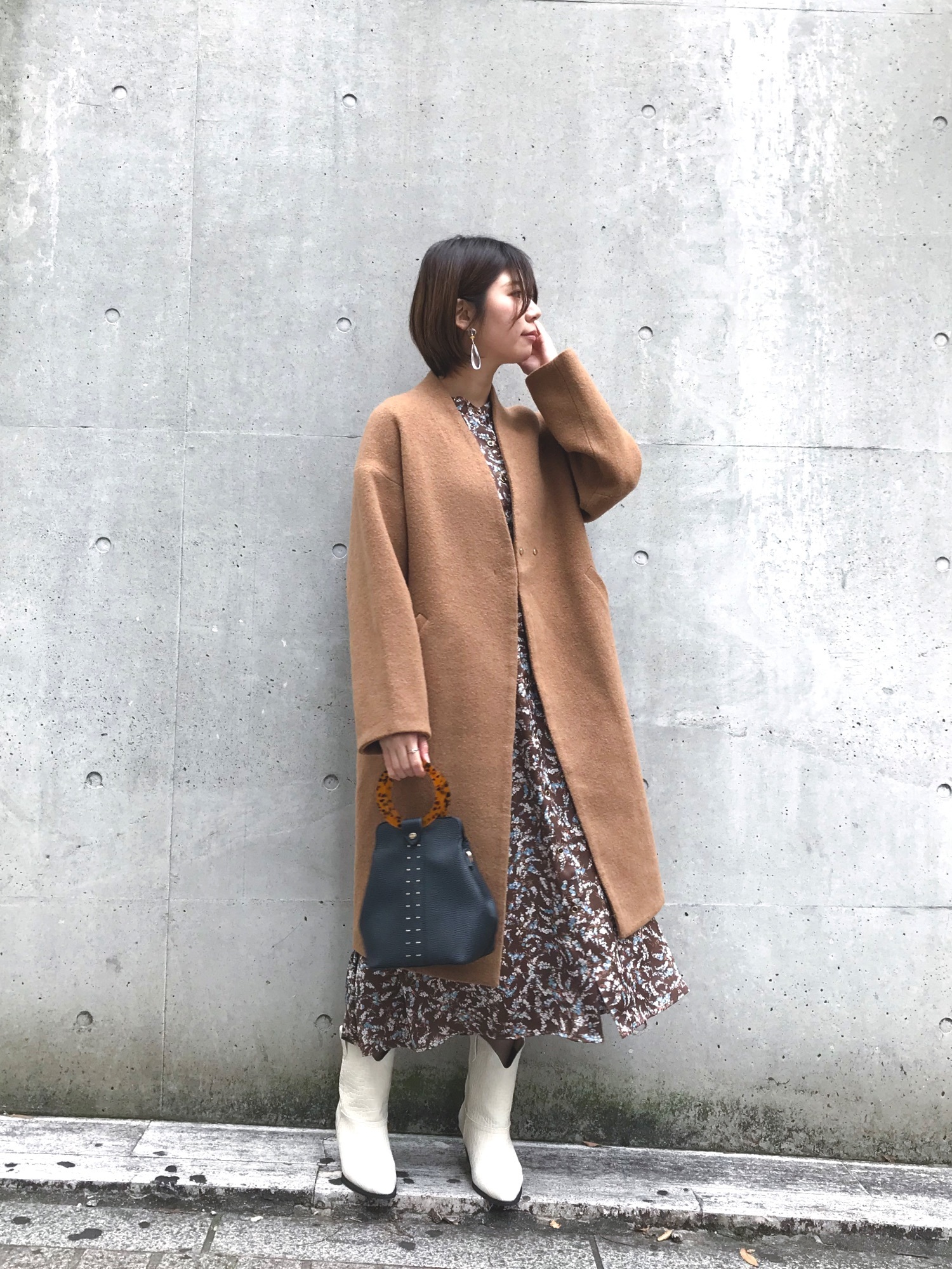mysty woman（ミスティウーマン）の「シームカラーVネックコート 
