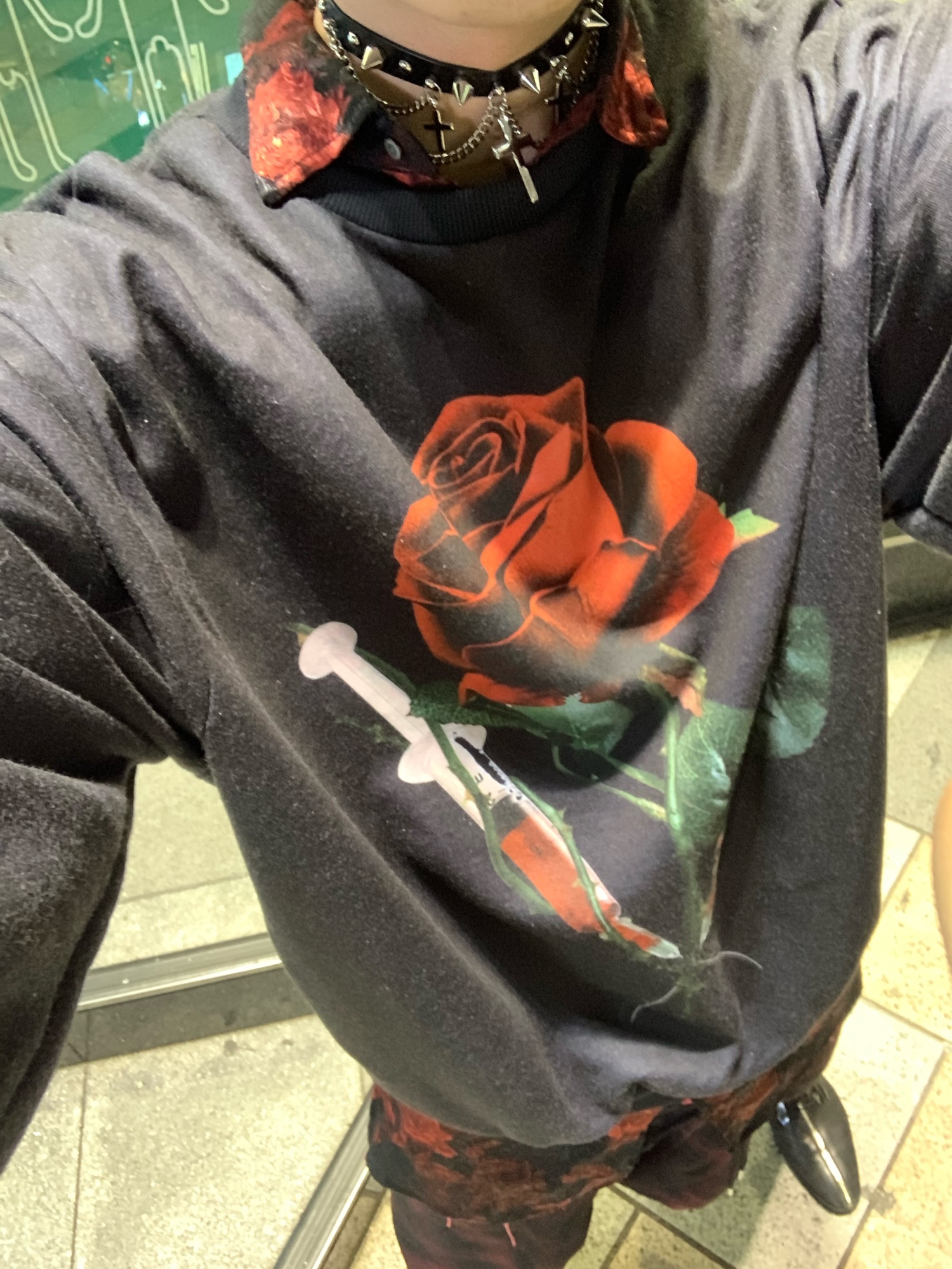 TRAVAS TOKYO（トラバス トウキョウ）の「バラ柄BIGシルエット 