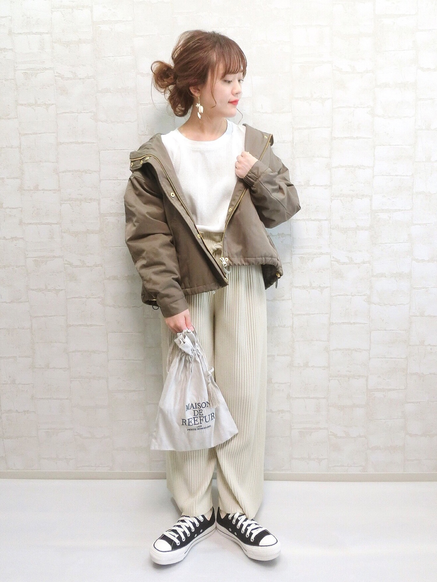AZUL ENCANTO ドロップショルダーマウンテンパーカー AZUL ENCANTO ドロップショルダー マウンテンパーカー - メルカリ