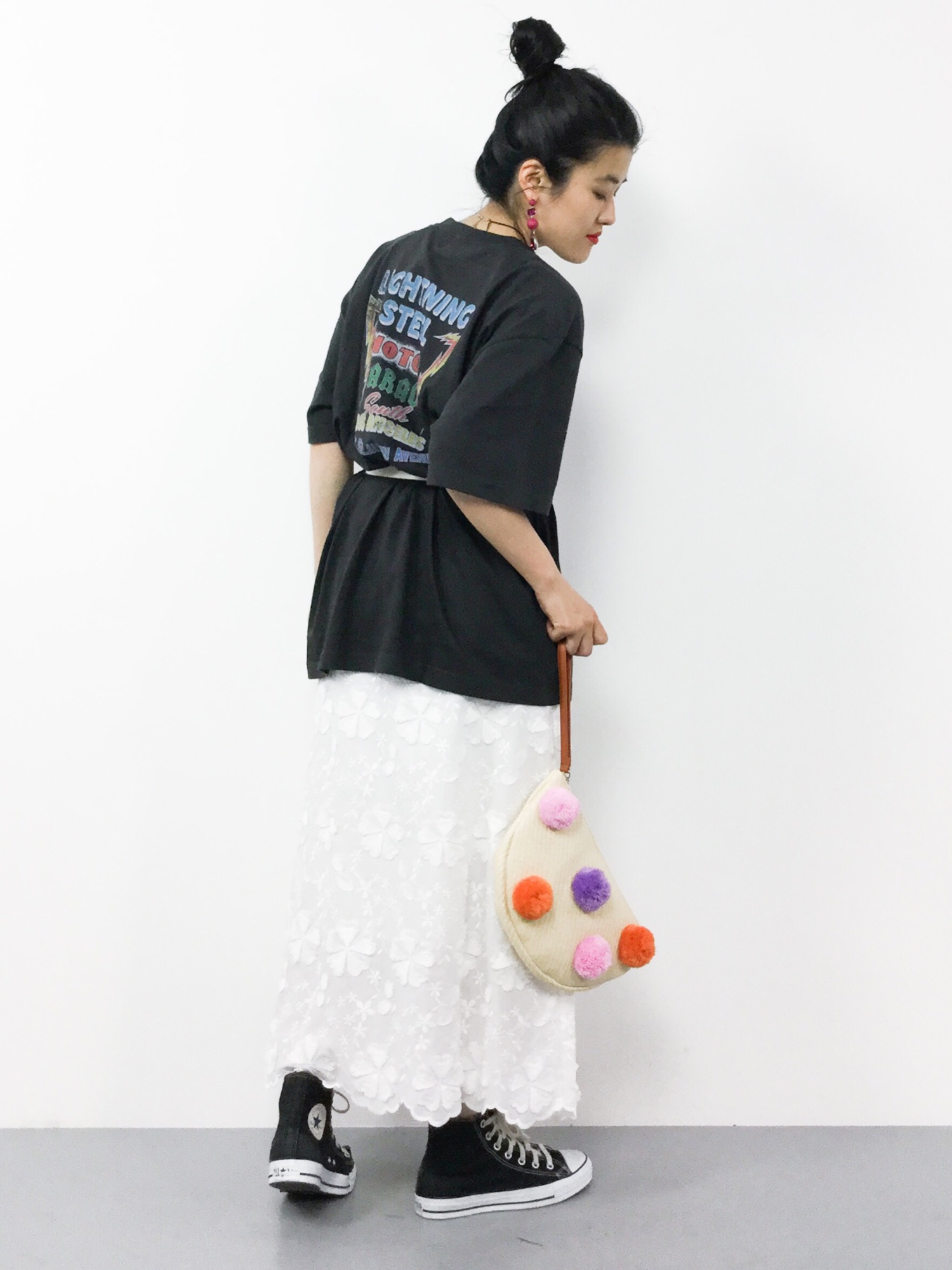 【新品】スローブイエナSLOBE IENAコットンフラワーモチーフ刺繍スカート SLOBE IENA（スローブイエナ）の「フラワーモチーフ刺繍スカート