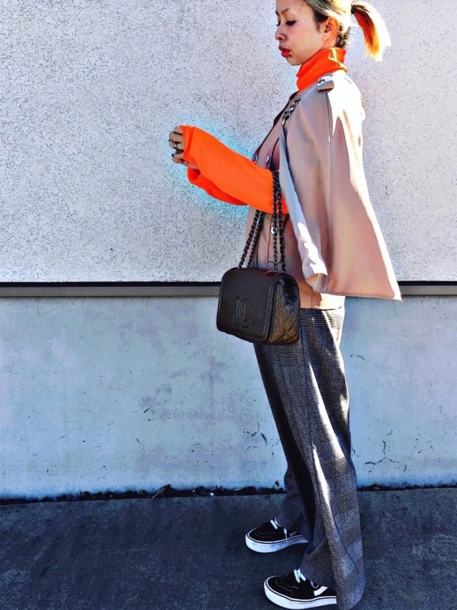 ZARAのニット/セーターを使った「ケープコート」の人気ファッション