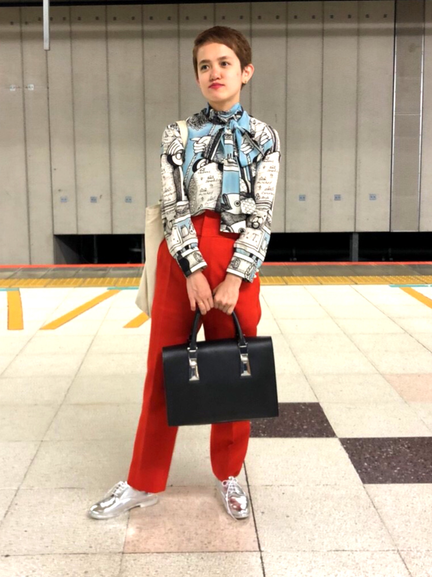 GUCCI（グッチ）の「Gucci - ボウタイプリントブラウス - women