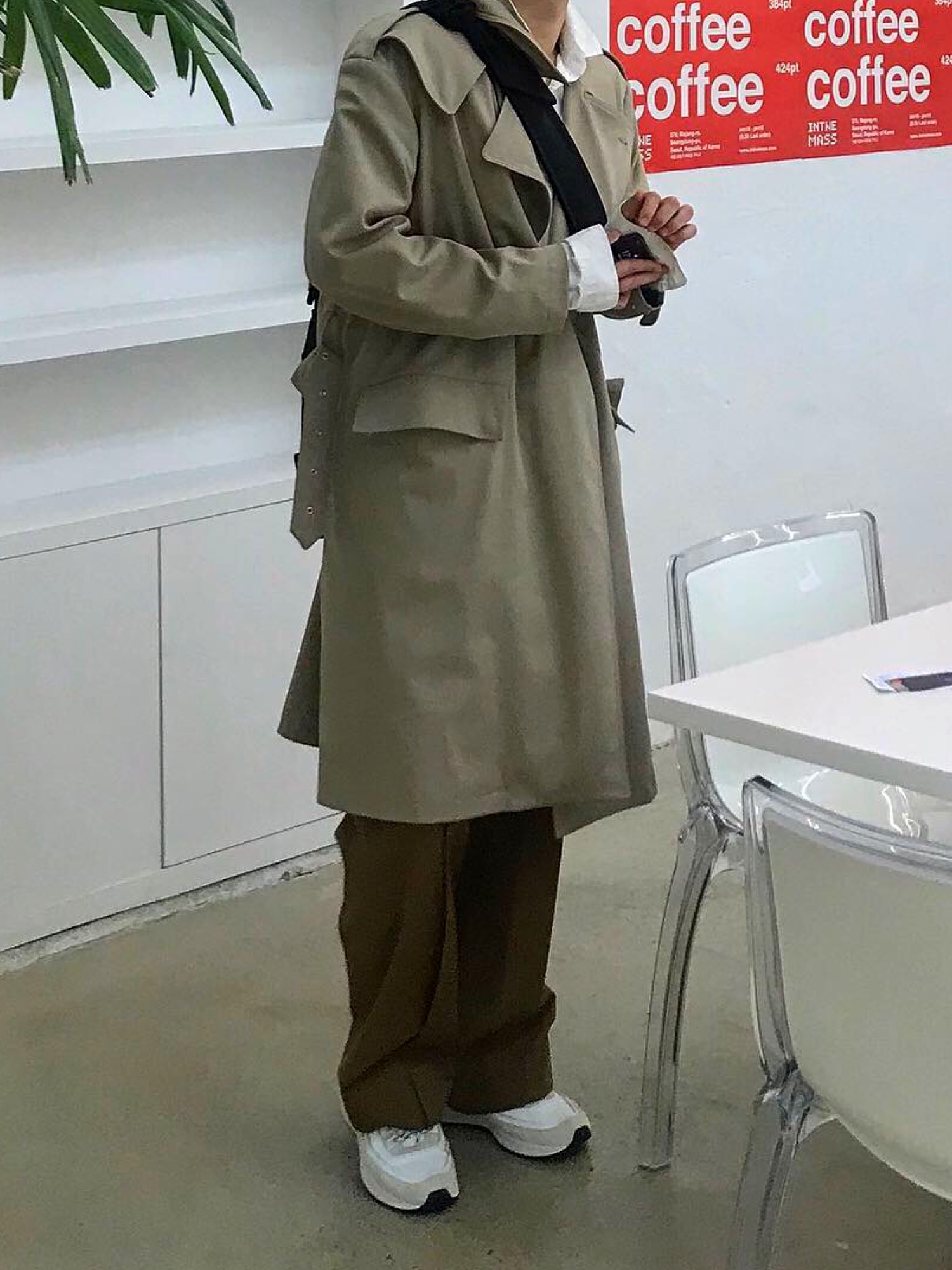 sandroのトレンチコートを使った人気ファッションコーディネート