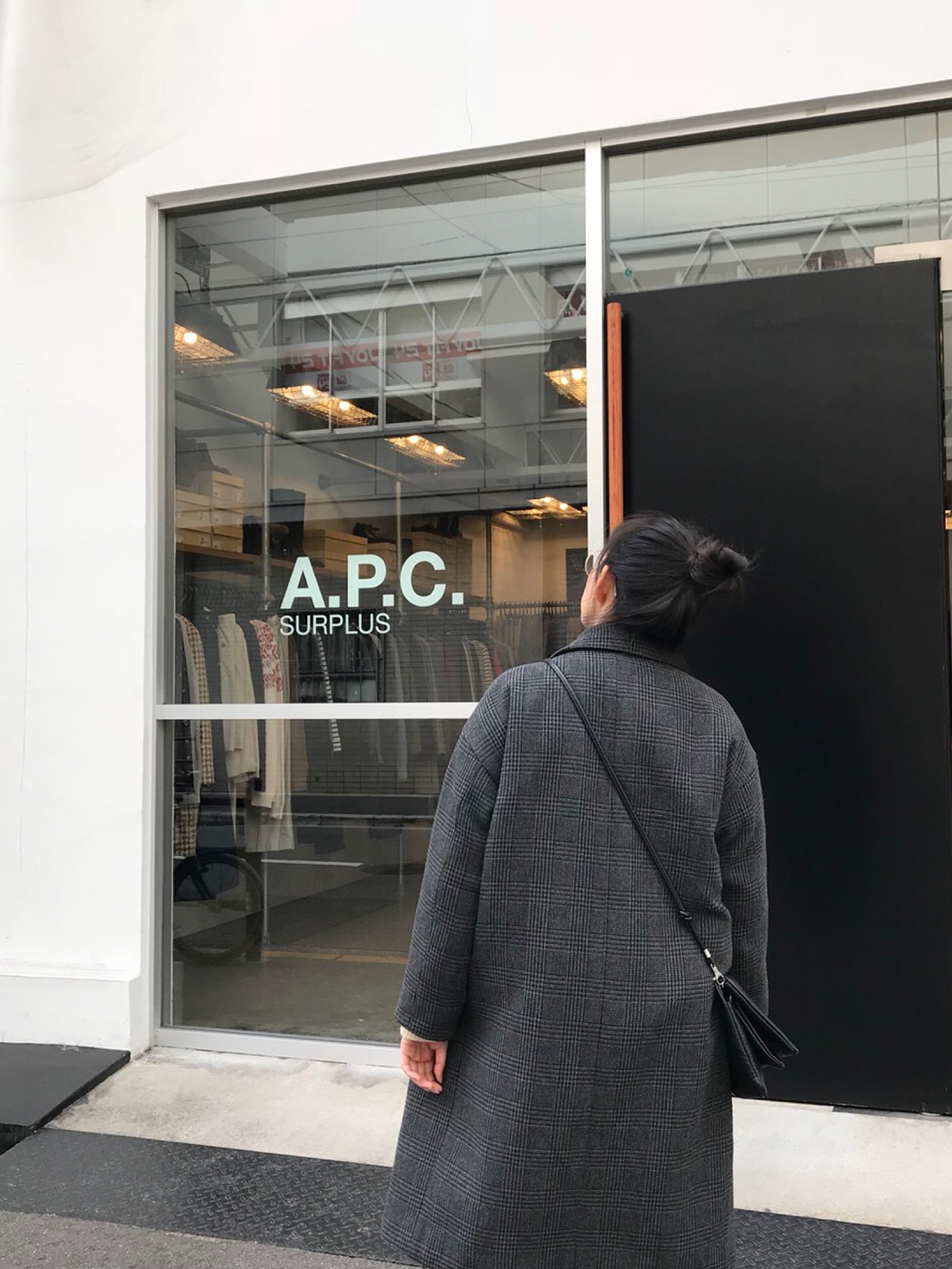 A.P.C.のピーコートを使ったレディース人気ファッションコーディネート